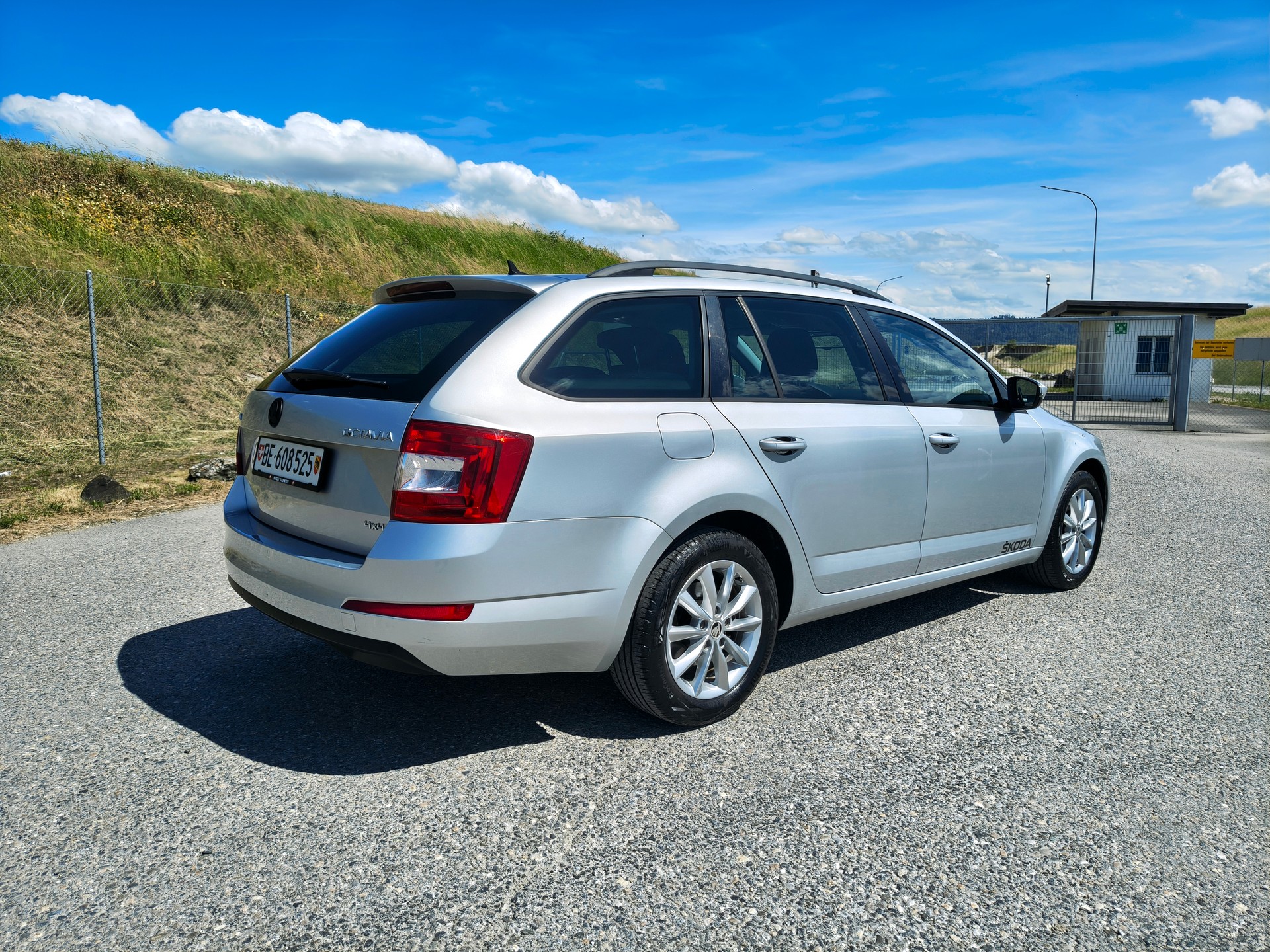 SKODA 1.6 TDI 110 Fresh 4x4-image-3