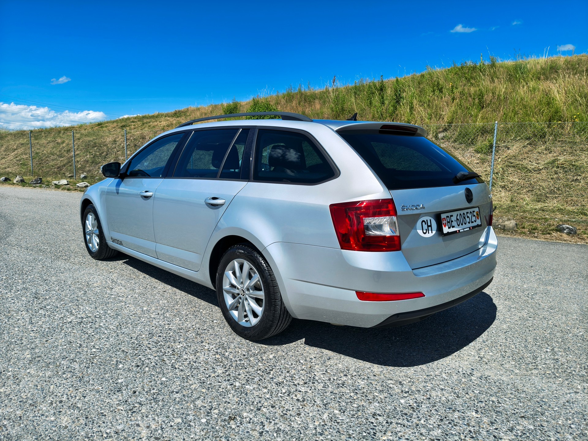SKODA 1.6 TDI 110 Fresh 4x4-image-2
