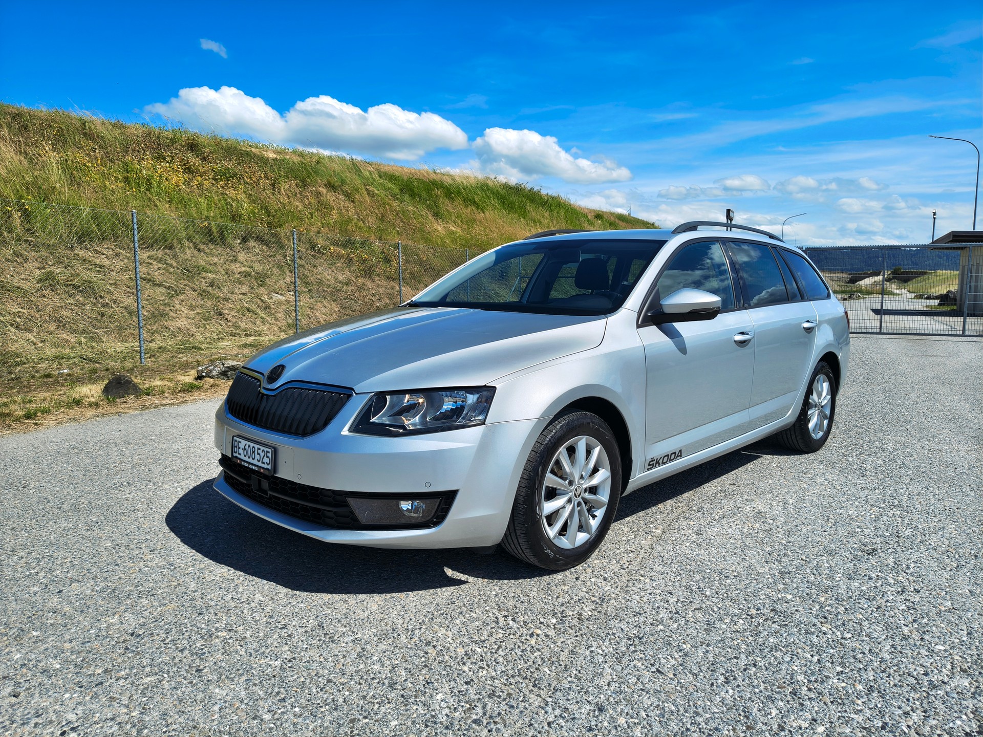 SKODA 1.6 TDI 110 Fresh 4x4-image-1