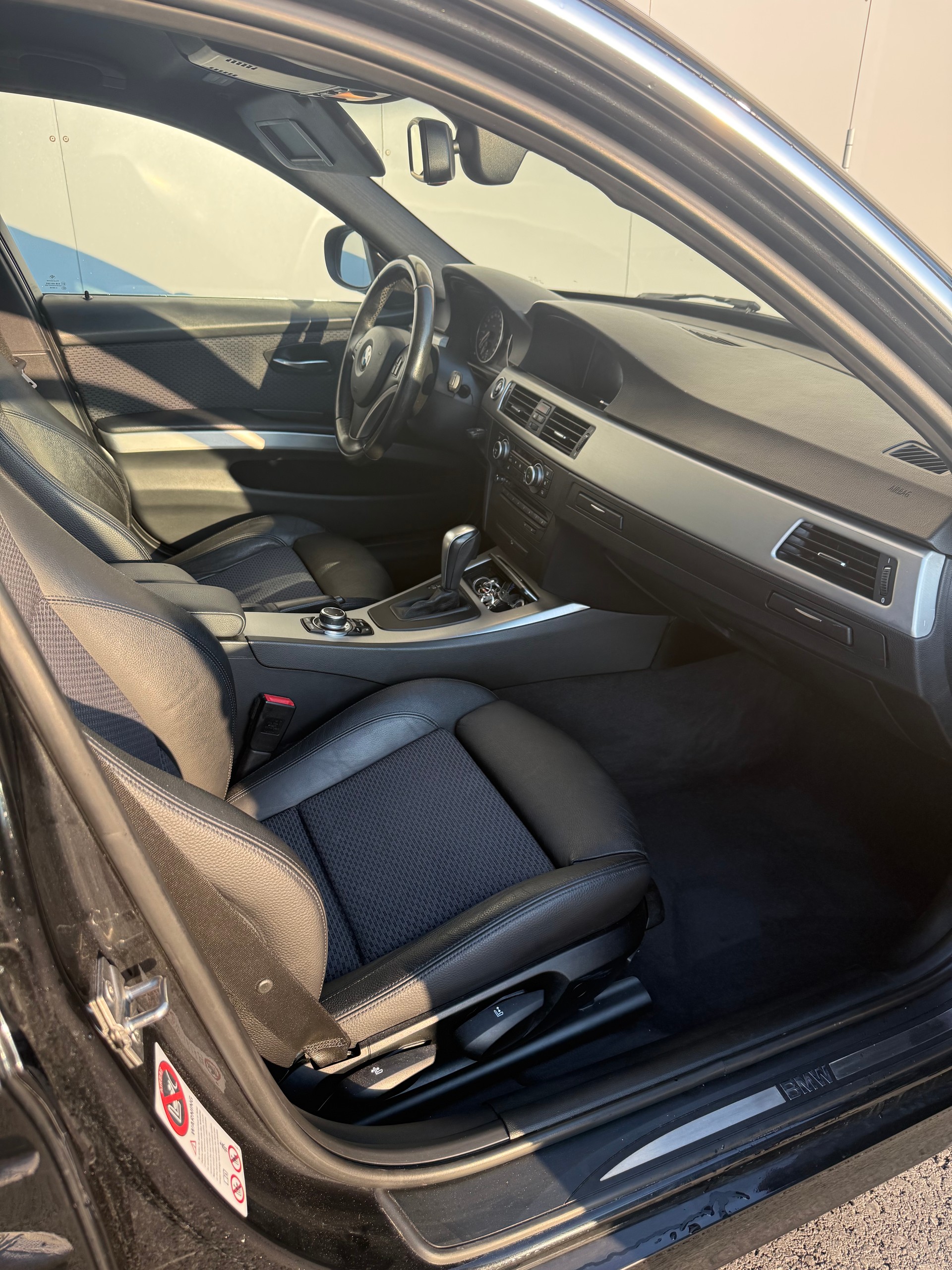 BMW 320d xDrive Touring Steptronic-image-12
