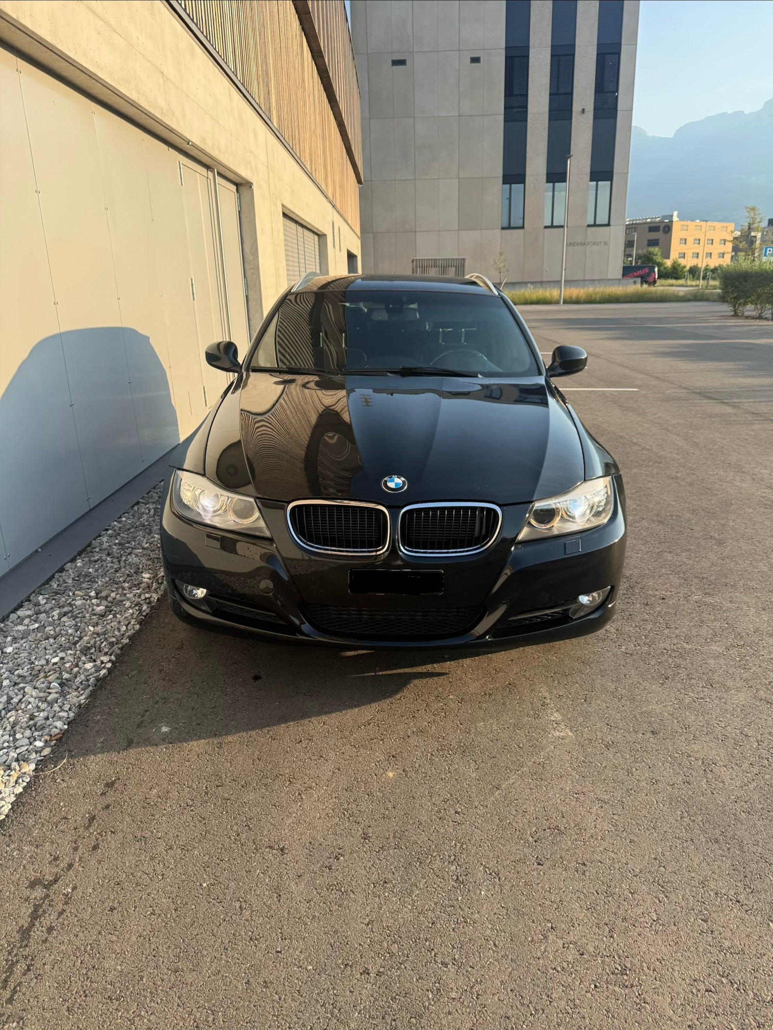 BMW 320d xDrive Touring Steptronic-image-0