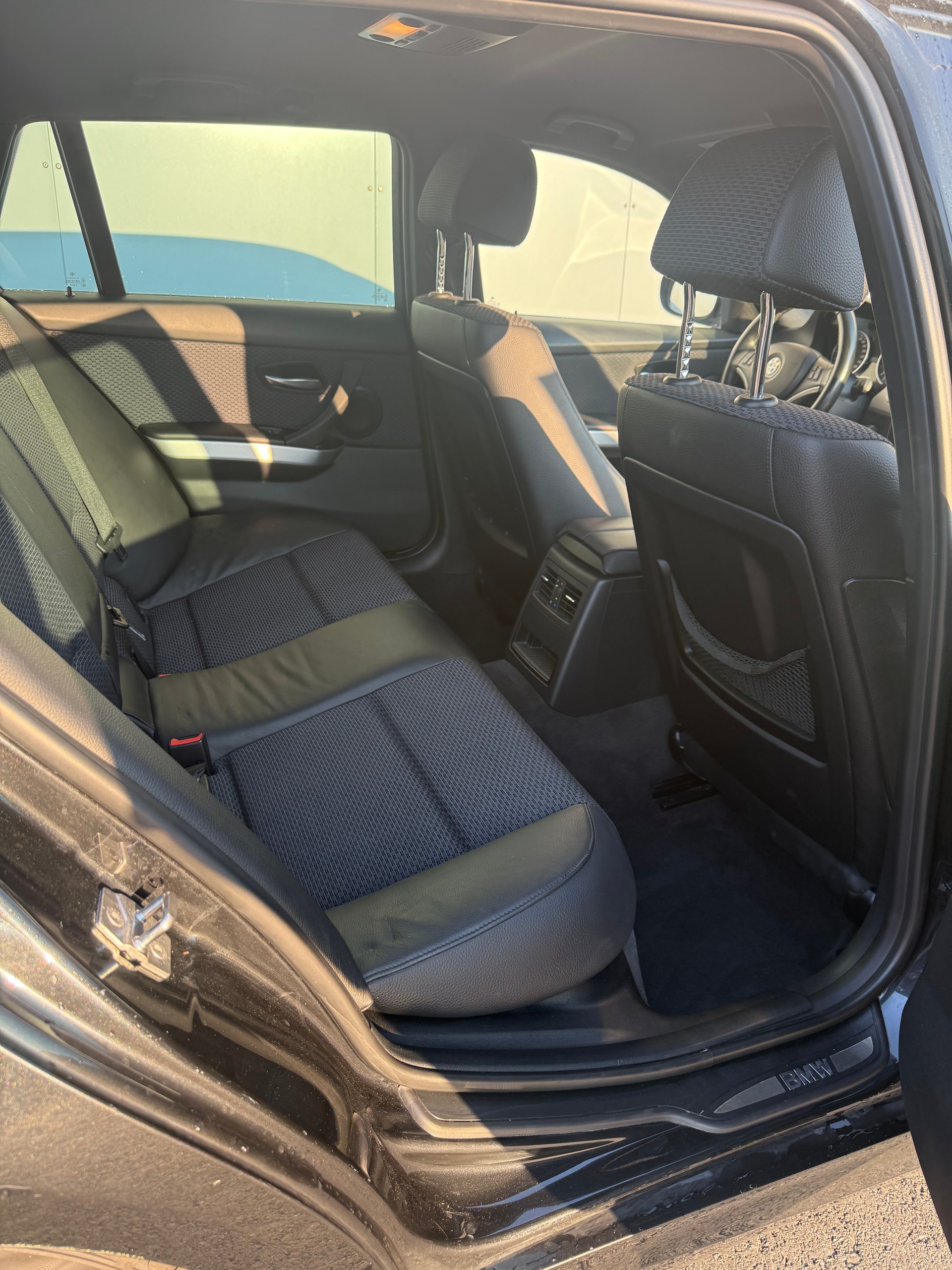 BMW 320d xDrive Touring Steptronic-image-11