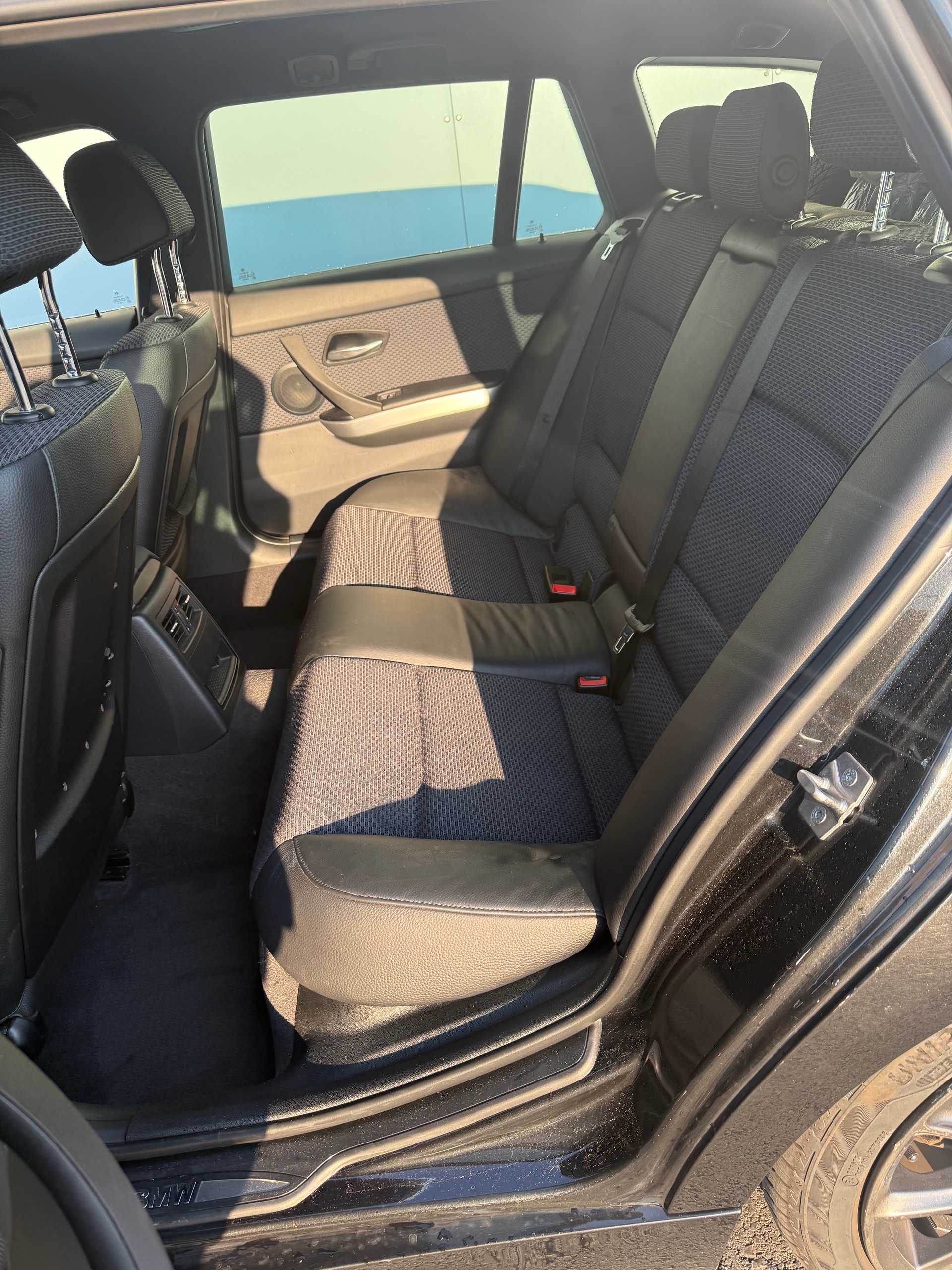 BMW 320d xDrive Touring Steptronic-image-10