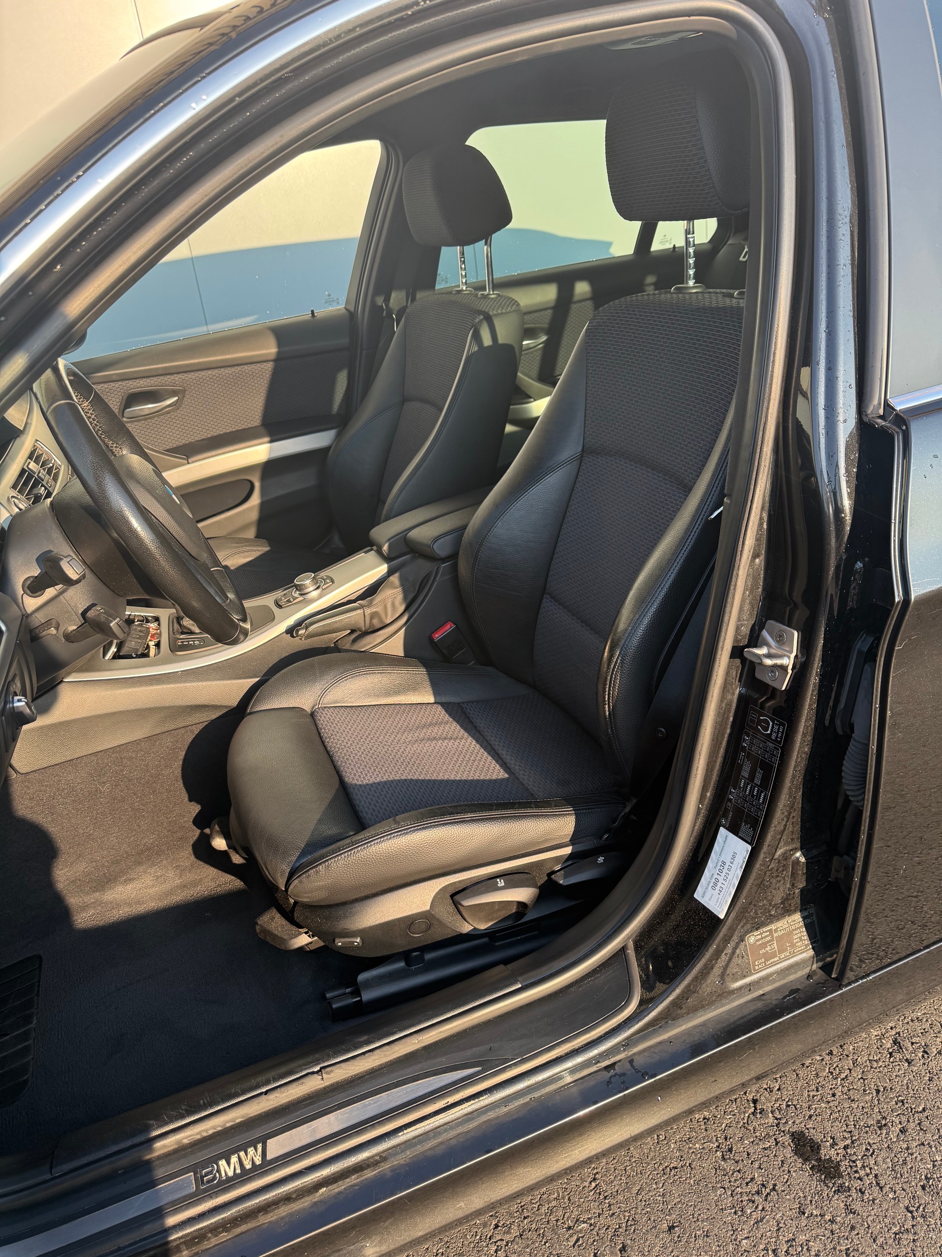 BMW 320d xDrive Touring Steptronic-image-9
