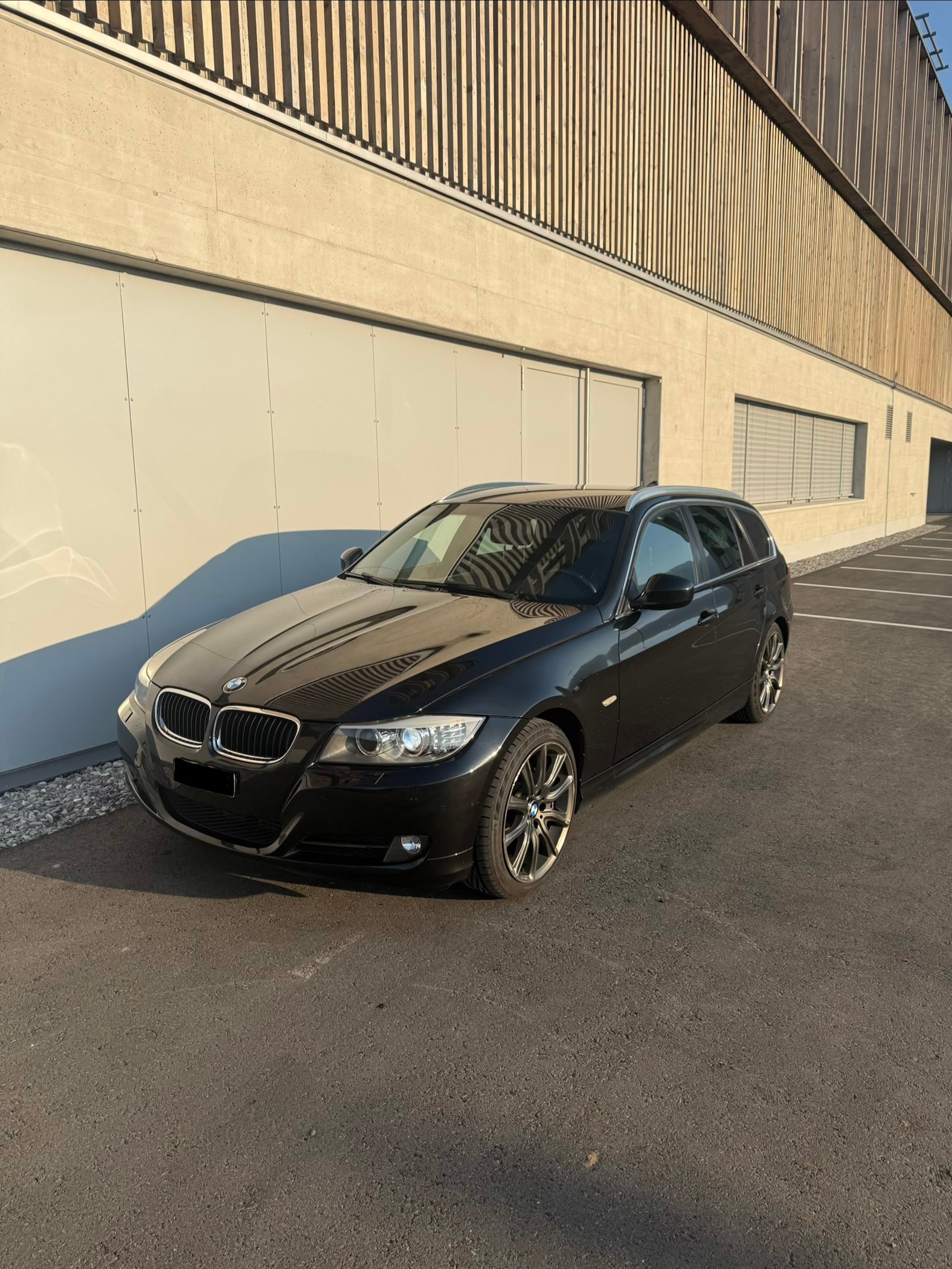 BMW 320d xDrive Touring Steptronic-image-1