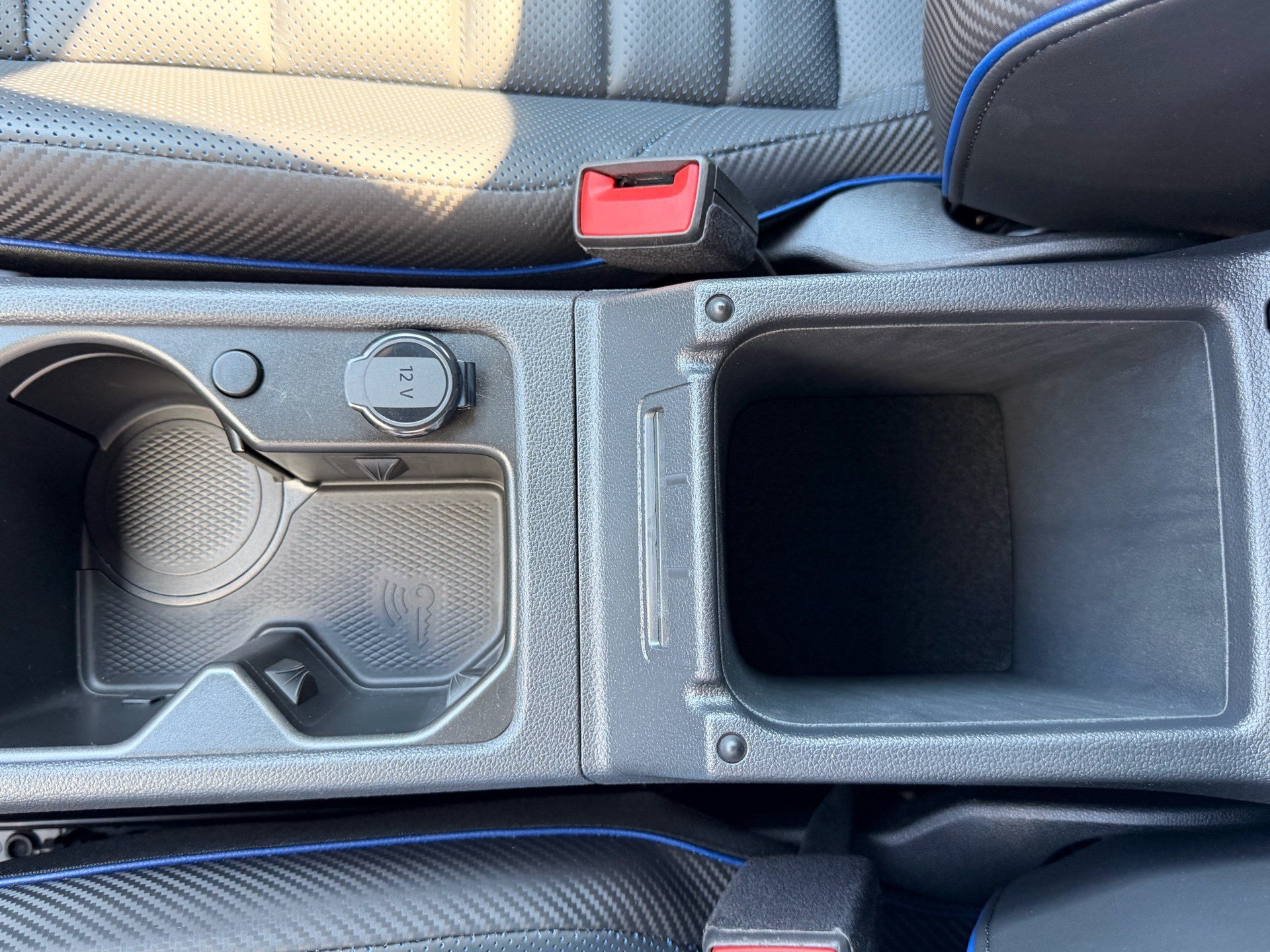VW Golf R 2.0 TSI 333 PS 4MOTION *** AKRAPOVIC ABGAS & LEDER NAPPA ***-image-25