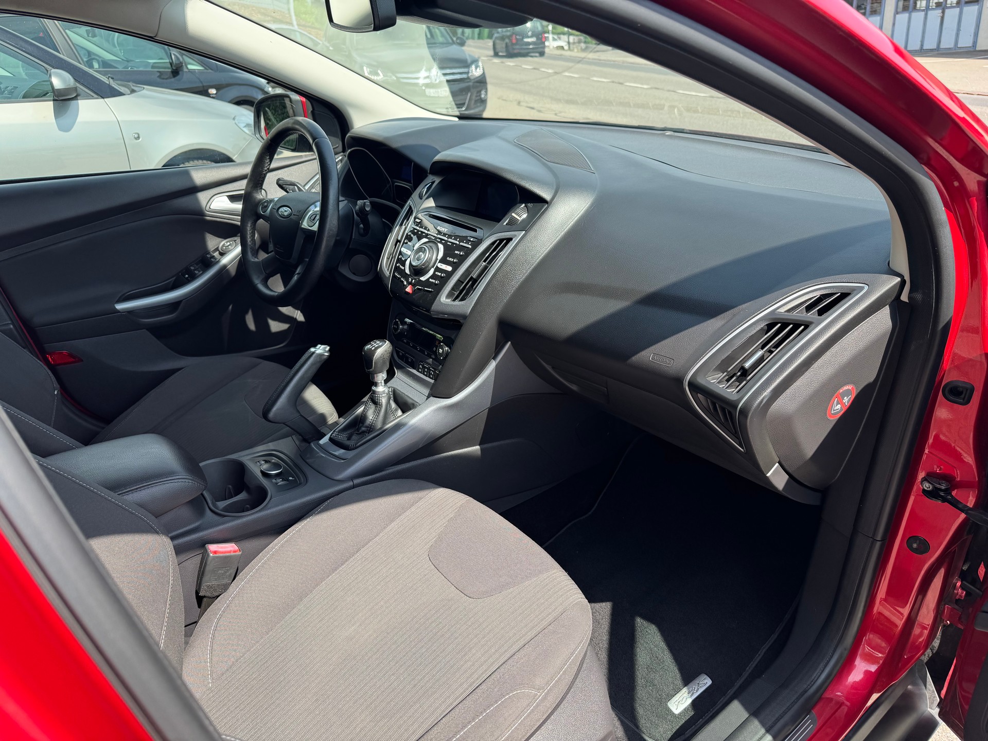 FORD Focus 1.6 SCTi Titanium-image-6