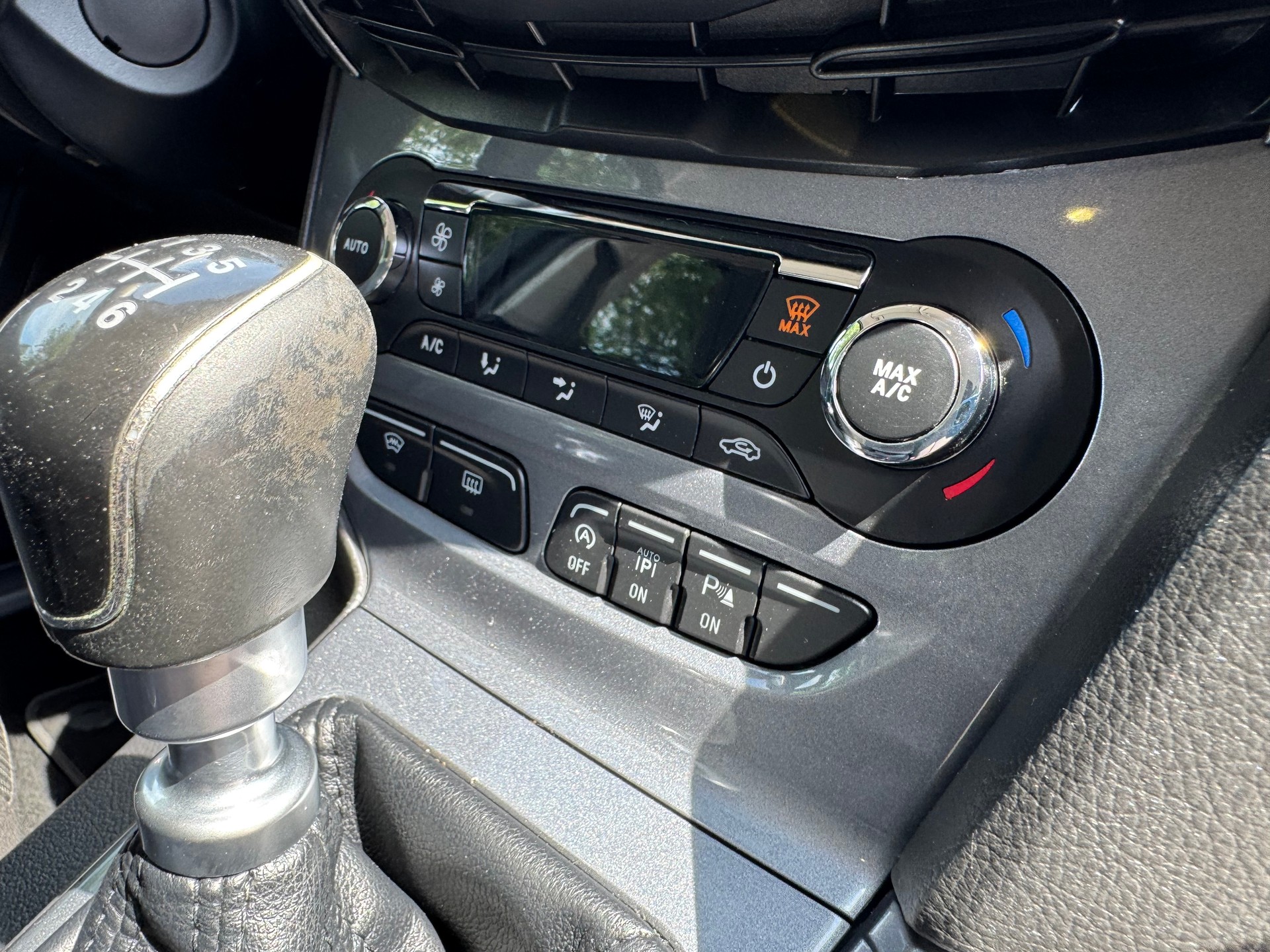 FORD Focus 1.6 SCTi Titanium-image-8