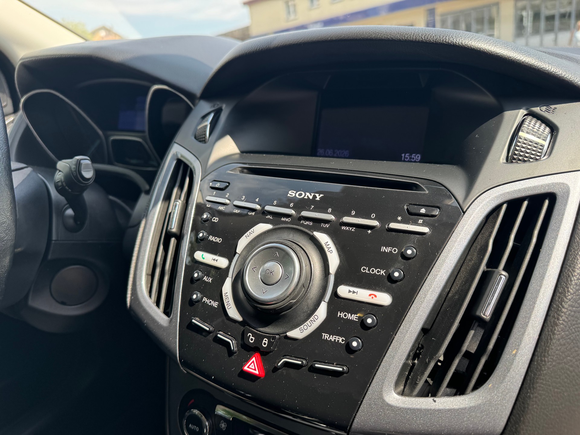 FORD Focus 1.6 SCTi Titanium-image-9