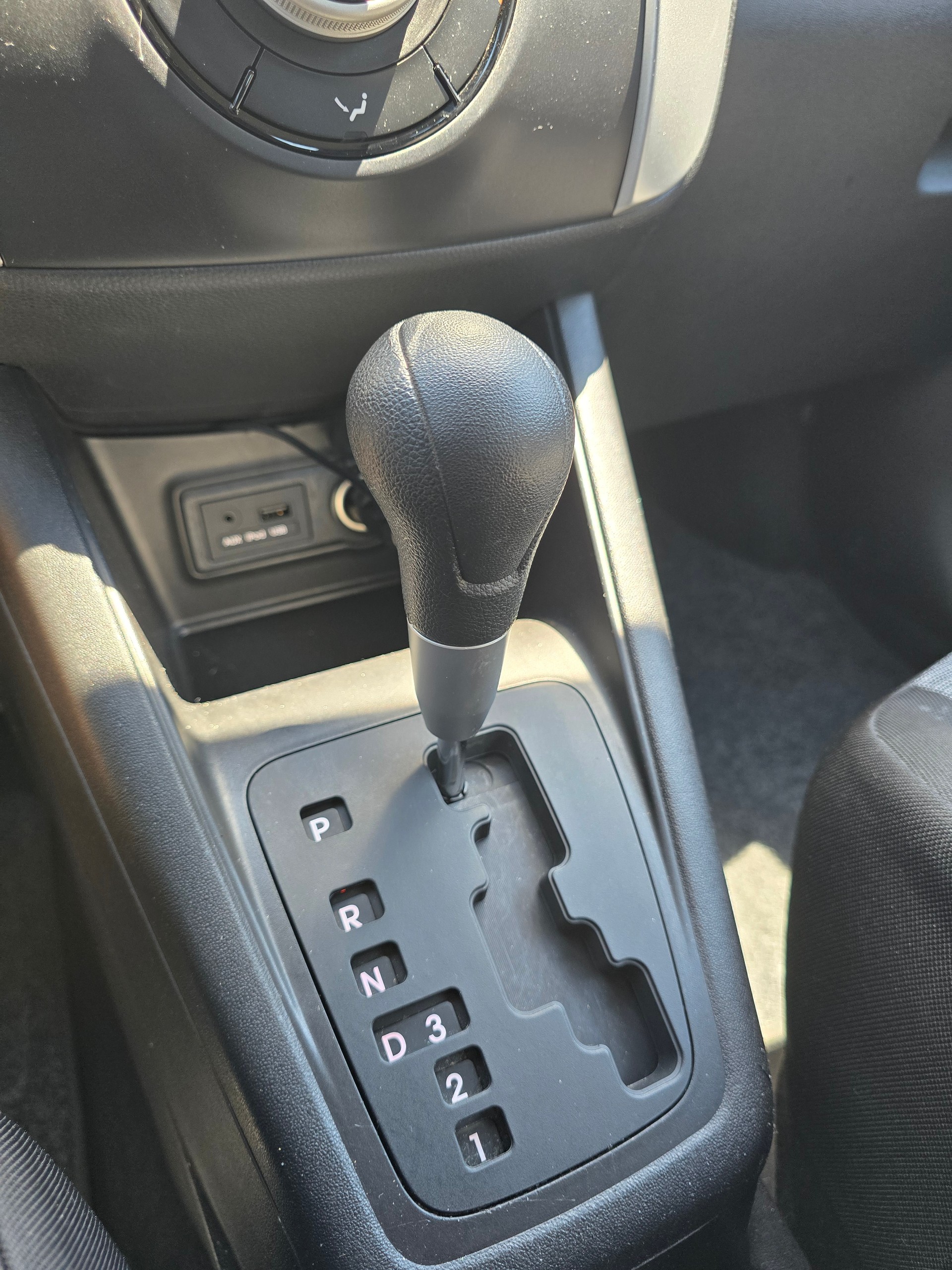 KIA Venga 1.6 CVVT Style Automatic-image-13