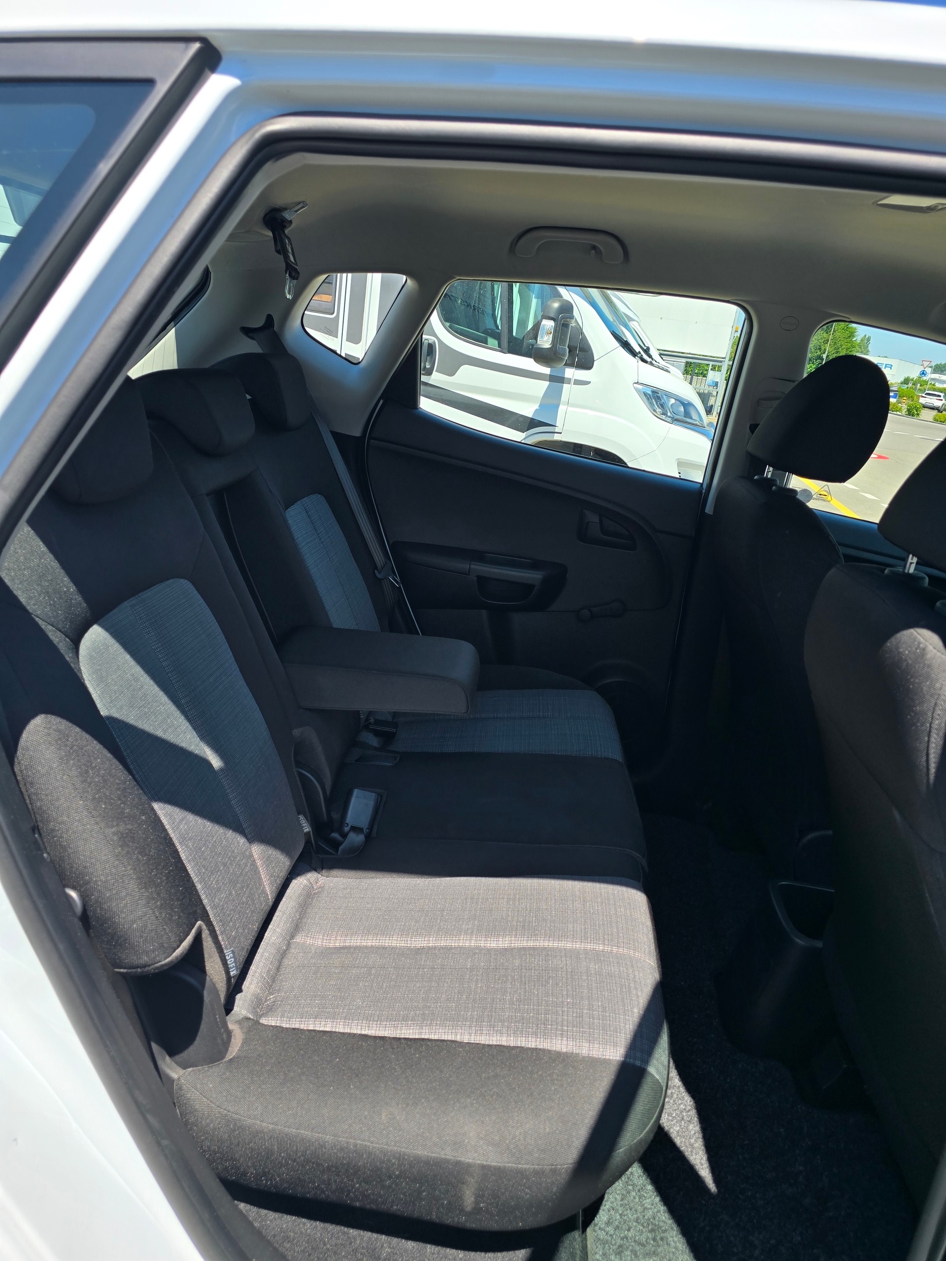 KIA Venga 1.6 CVVT Style Automatic-image-17