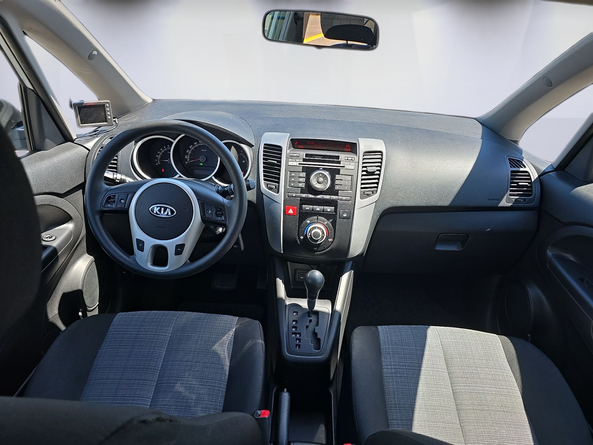 KIA Venga 1.6 CVVT Style Automatic-image-9