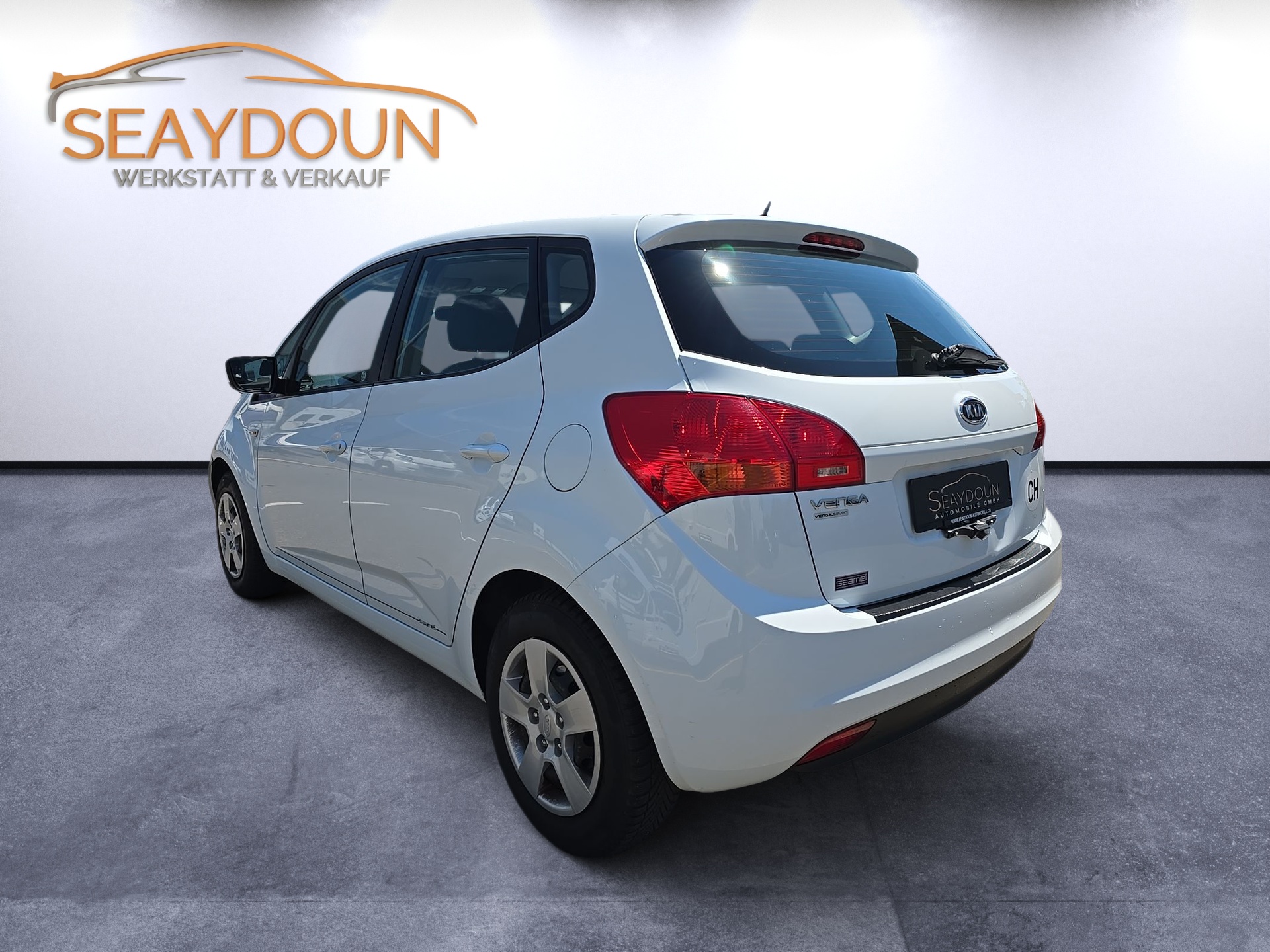 KIA Venga 1.6 CVVT Style Automatic-image-3
