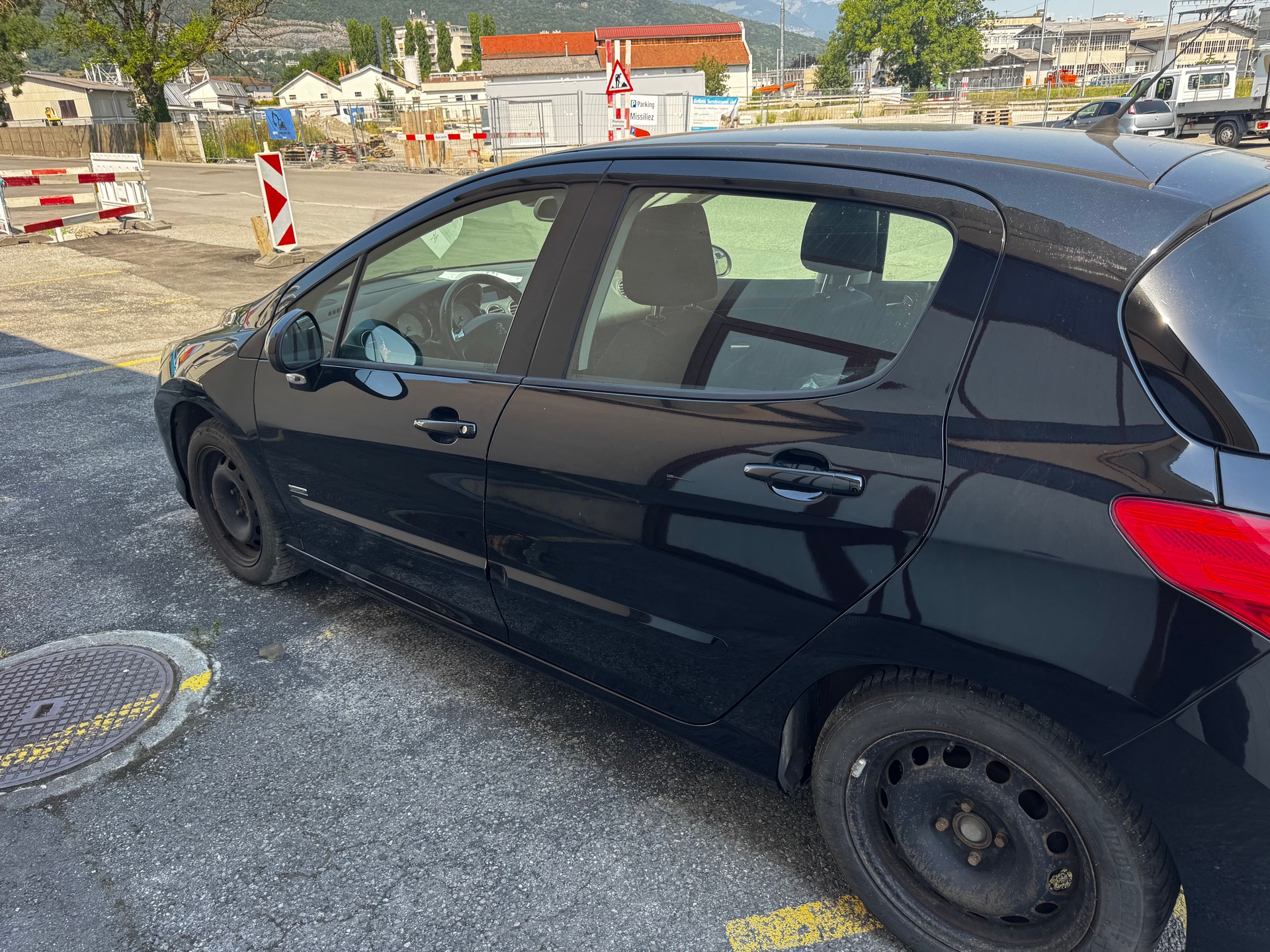 PEUGEOT 308 1.6 16V Turbo Swiss Edition-image-5