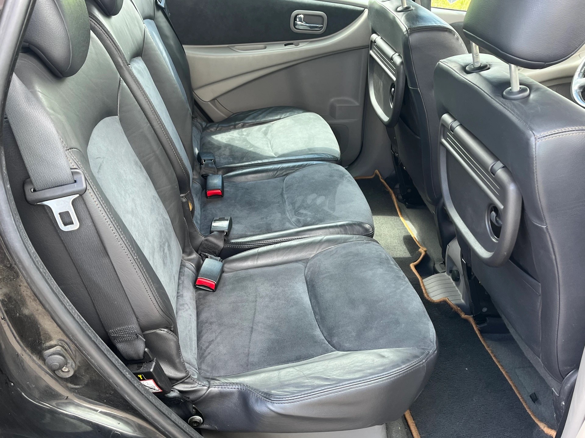 NISSAN Almera Tino 2.0 16V Luxury-image-12