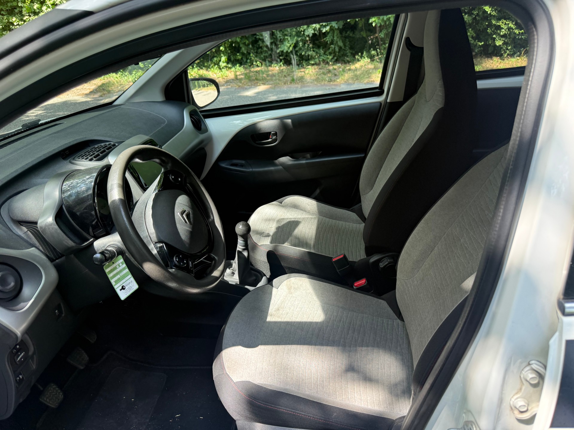 CITROEN C1 1.2 VTi Shine Airscape-image-5