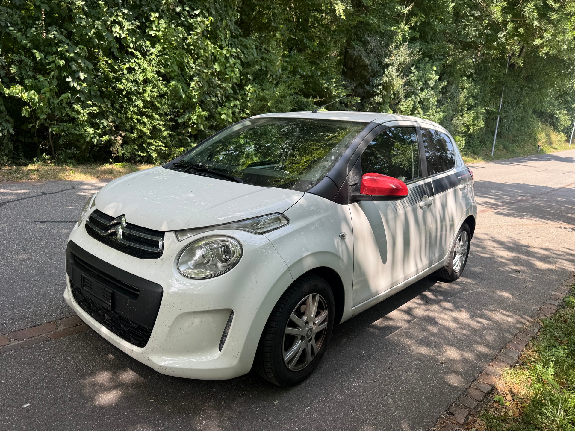 CITROEN C1 1.2 VTi Shine Airscape-image-1