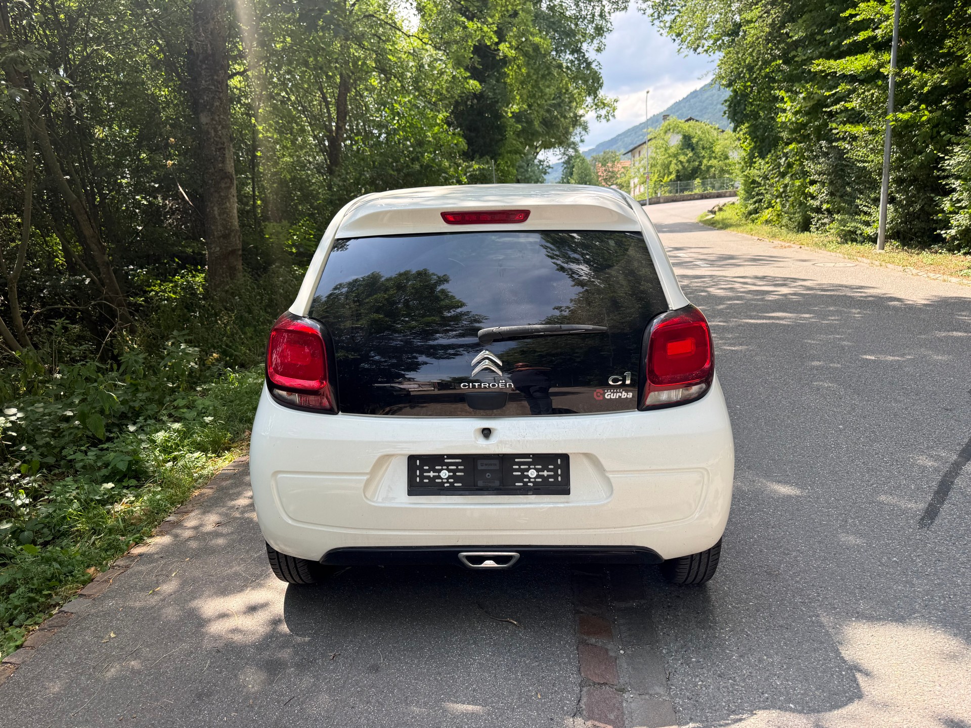CITROEN C1 1.2 VTi Shine Airscape-image-4