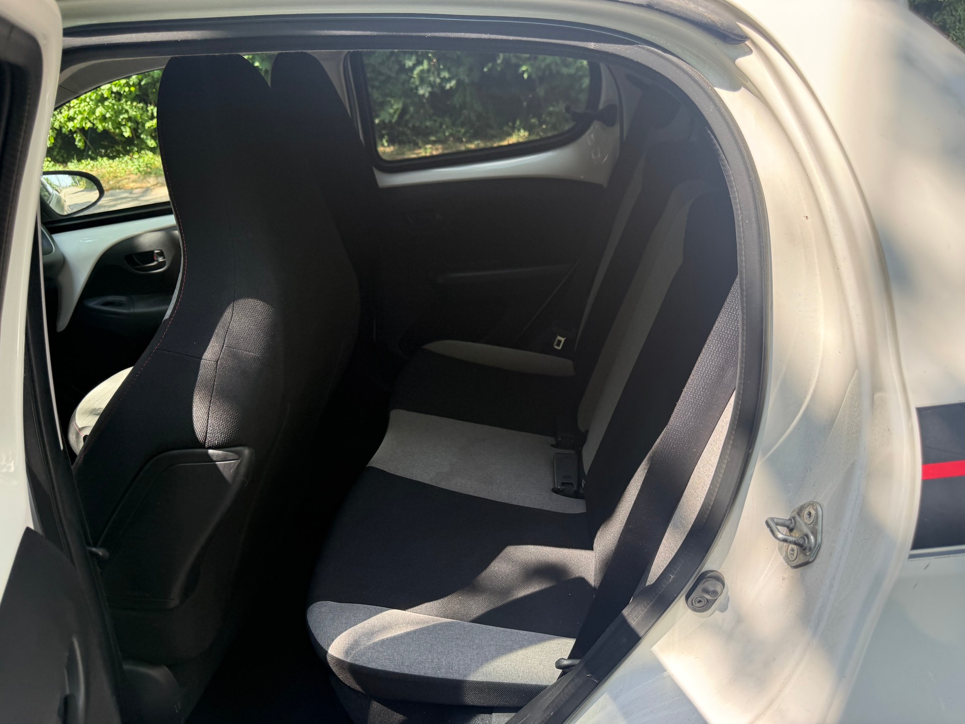 CITROEN C1 1.2 VTi Shine Airscape-image-6