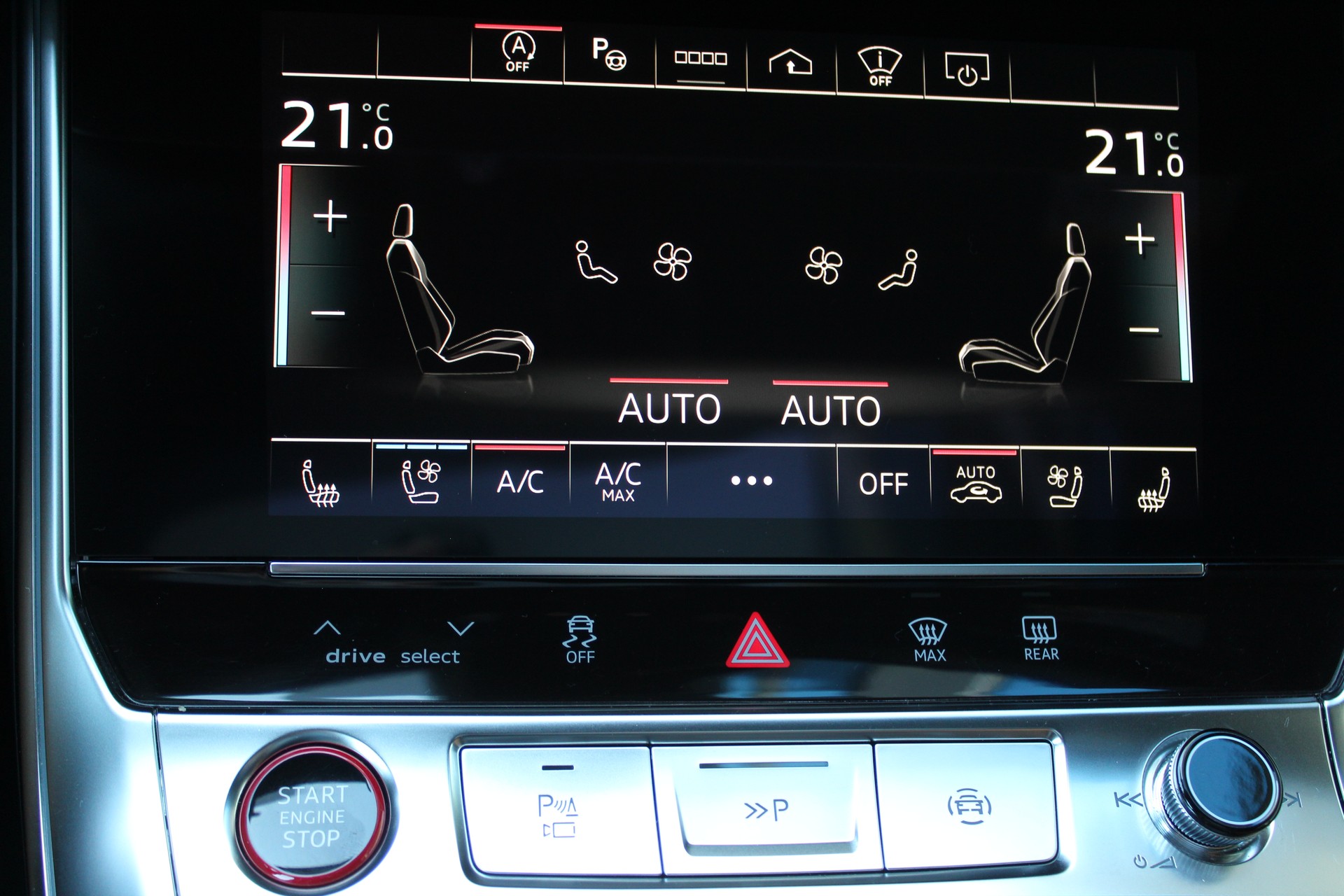 AUDI RS6 Avant 4.0 TFSI V8 quattro-image-21