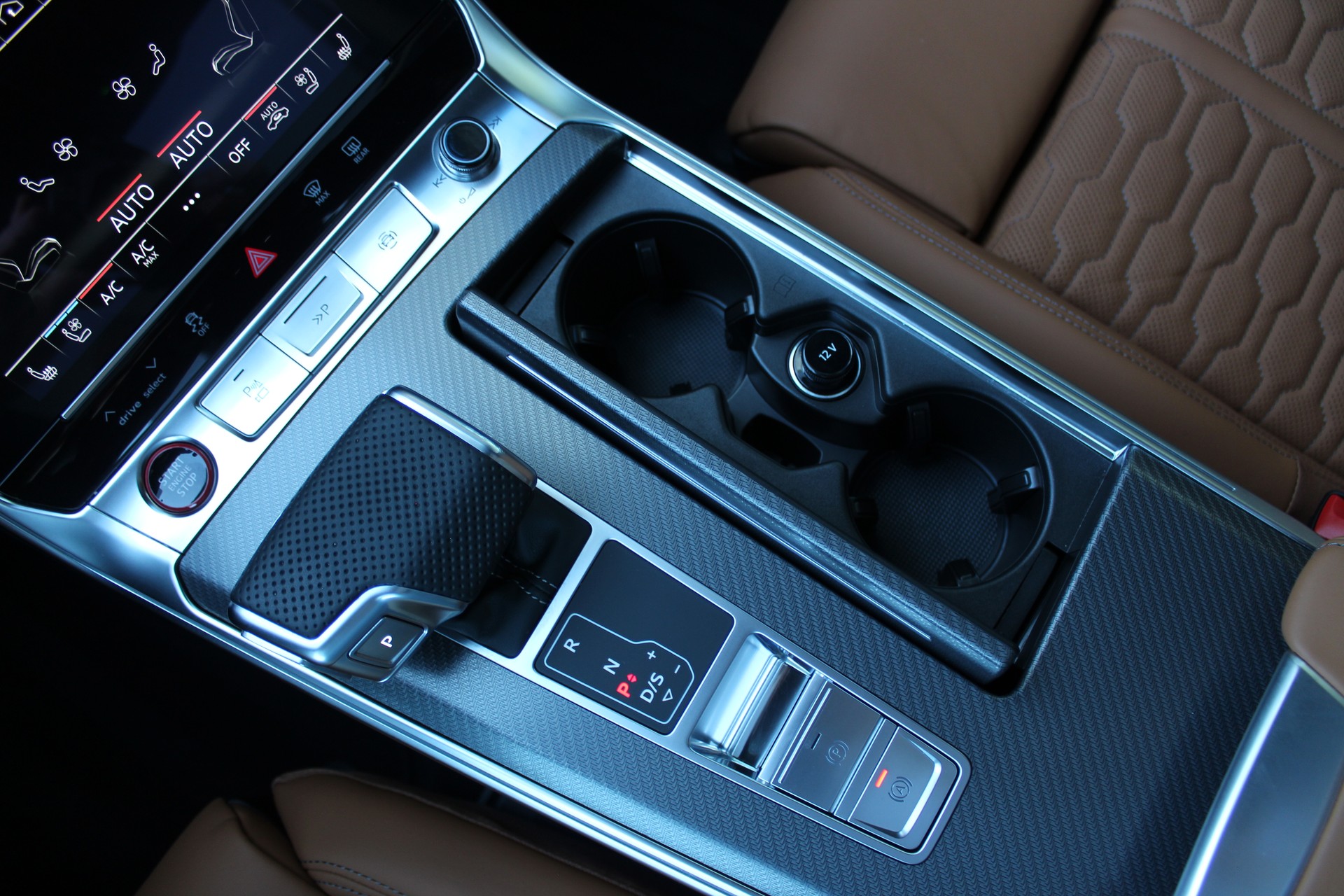 AUDI RS6 Avant 4.0 TFSI V8 quattro-image-16