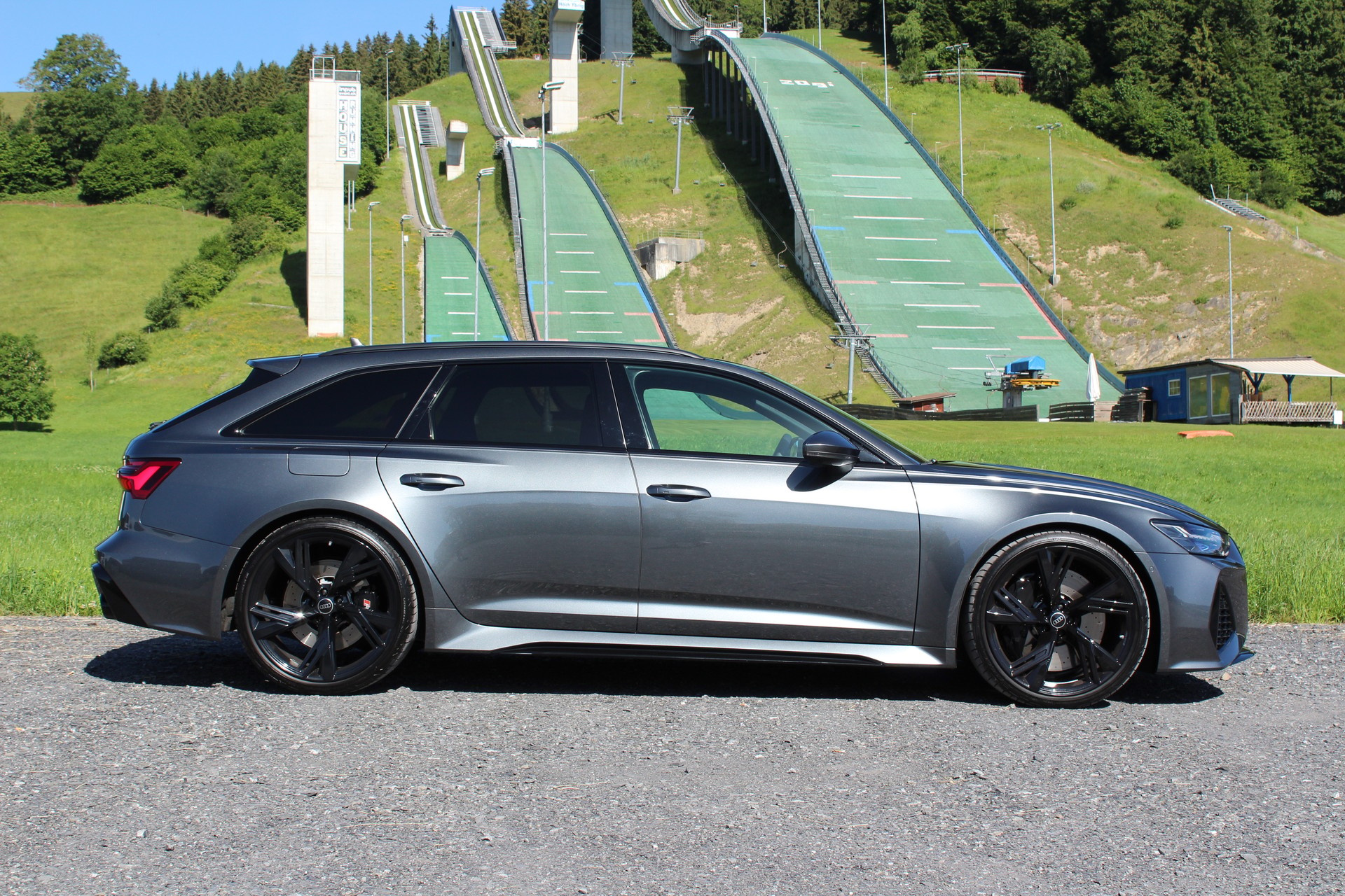 AUDI RS6 Avant 4.0 TFSI V8 quattro-image-3