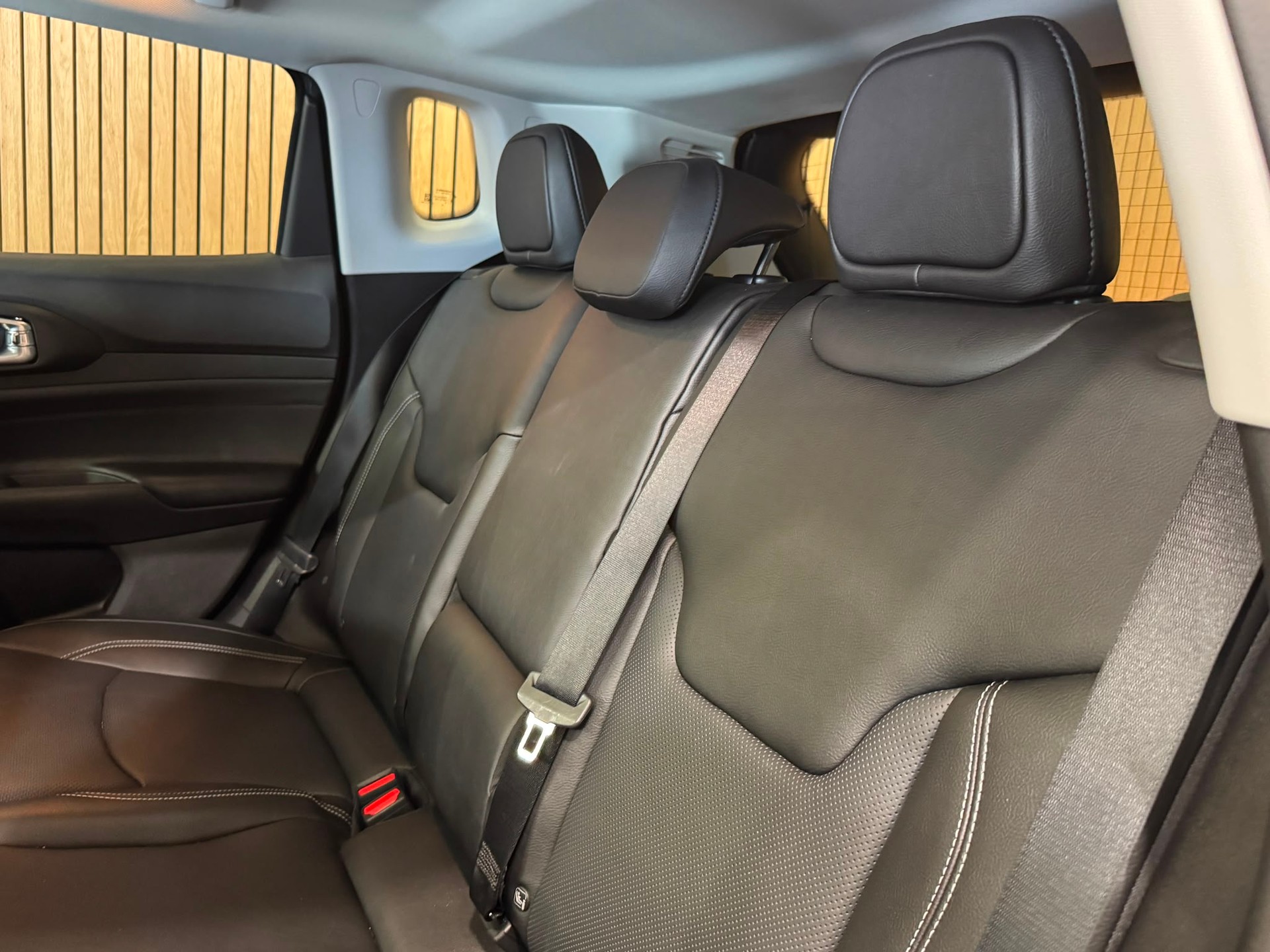 JEEP Compass 4x2 1.5 T MHEV Swiss Limited-image-24