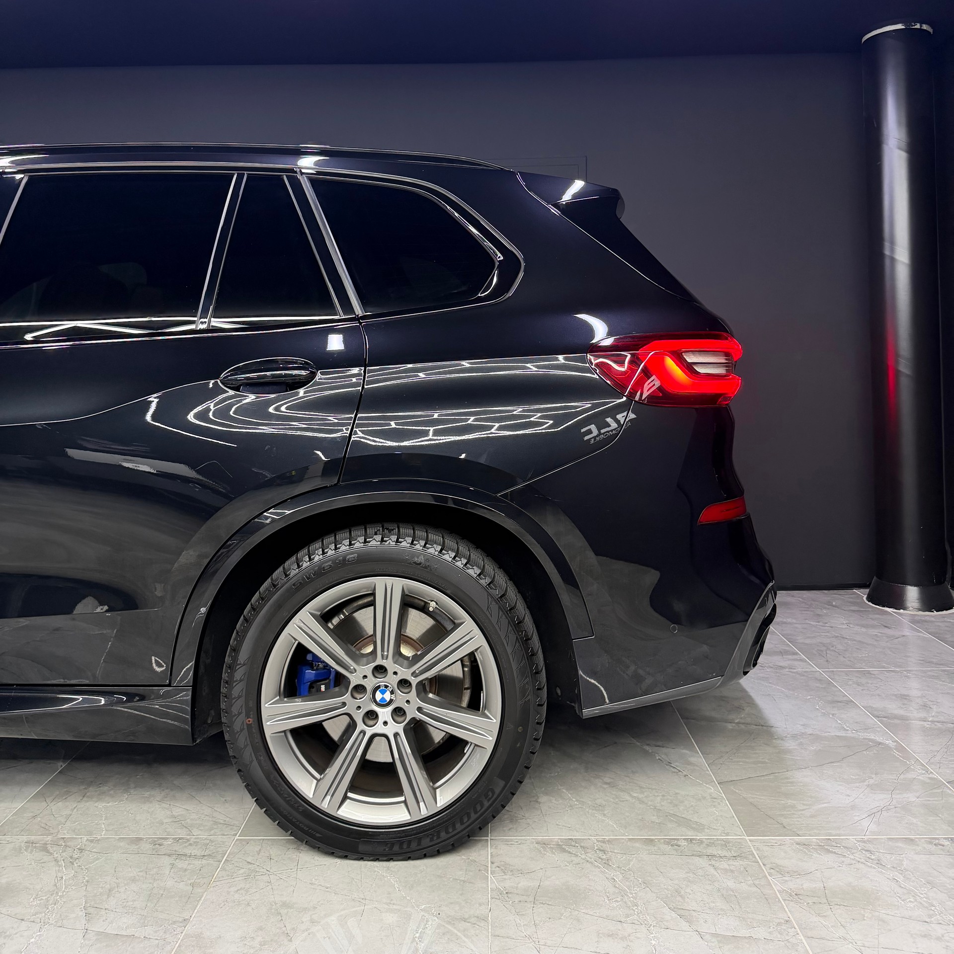 BMW X5 xDrive45e M Sport Steptronic-image-5