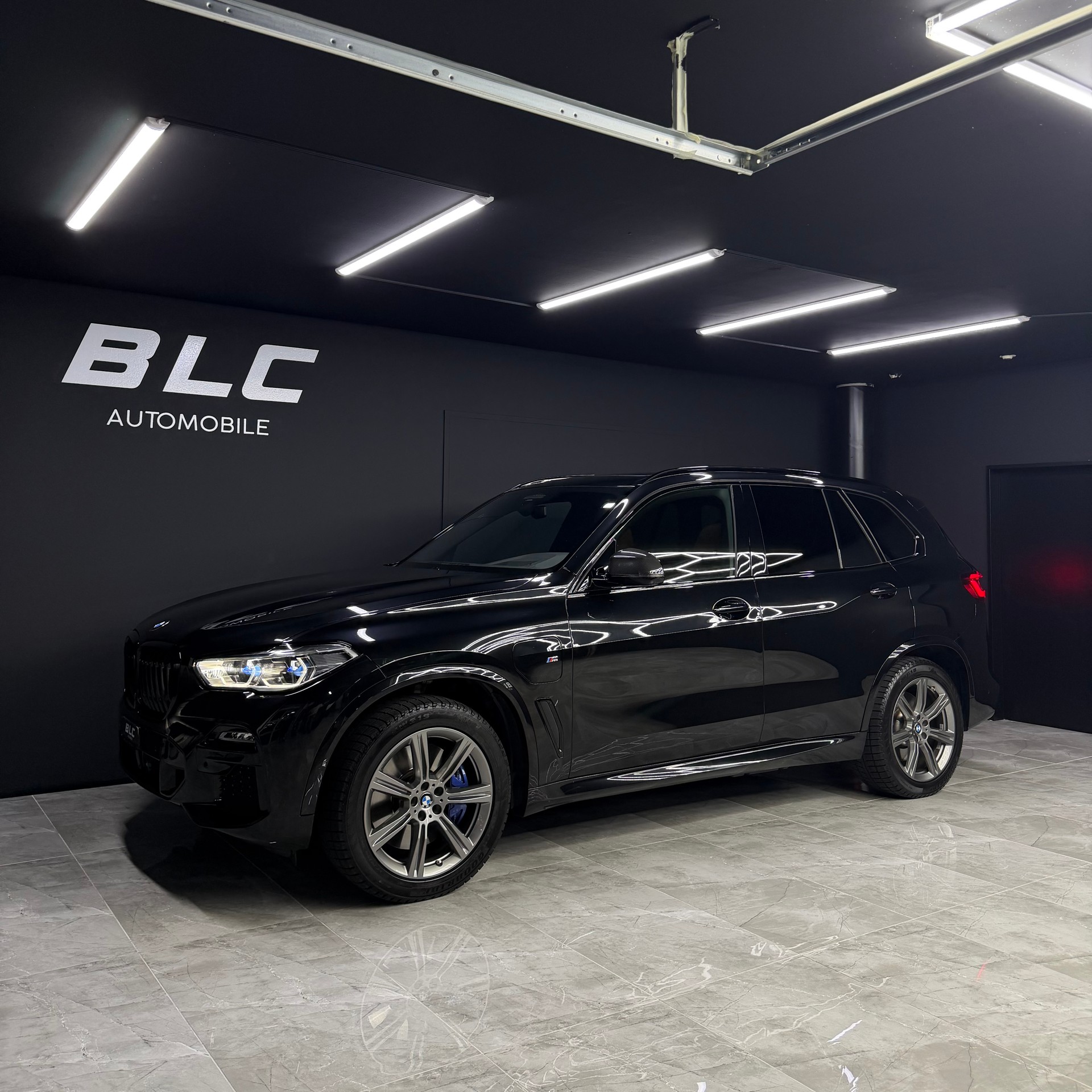 BMW X5 xDrive45e M Sport Steptronic-image-0