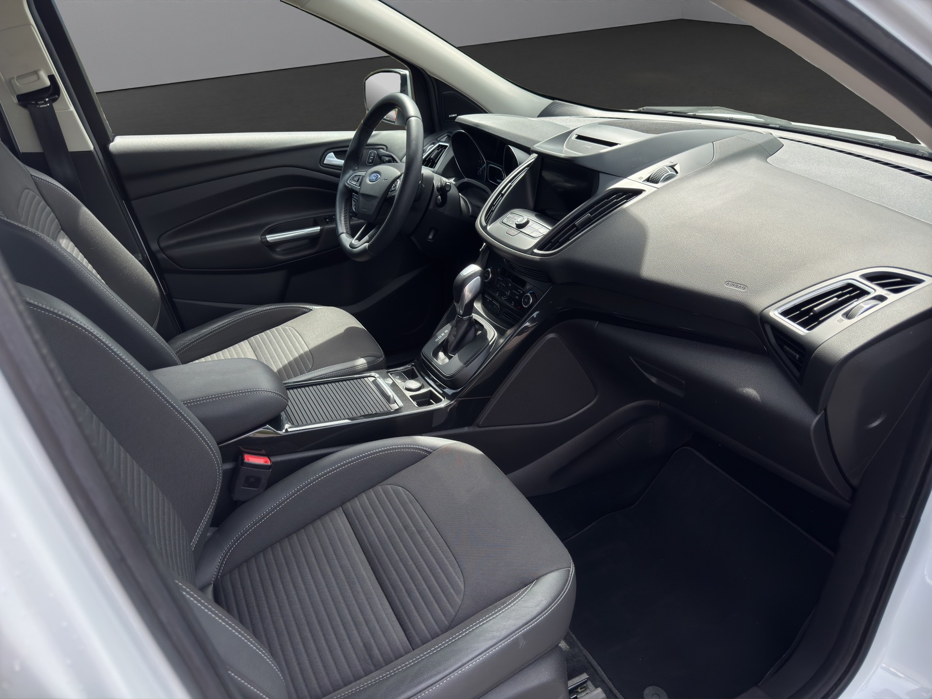 FORD Kuga 2.0 TDCi Titanium 4WD PowerShift-image-10