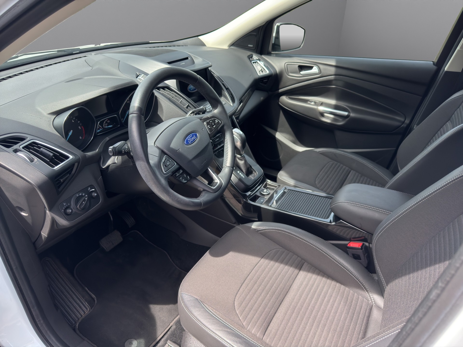 FORD Kuga 2.0 TDCi Titanium 4WD PowerShift-image-11