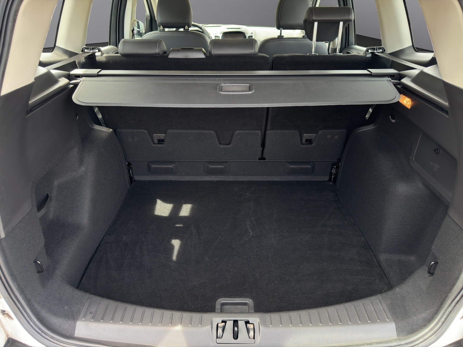 FORD Kuga 2.0 TDCi Titanium 4WD PowerShift-image-8