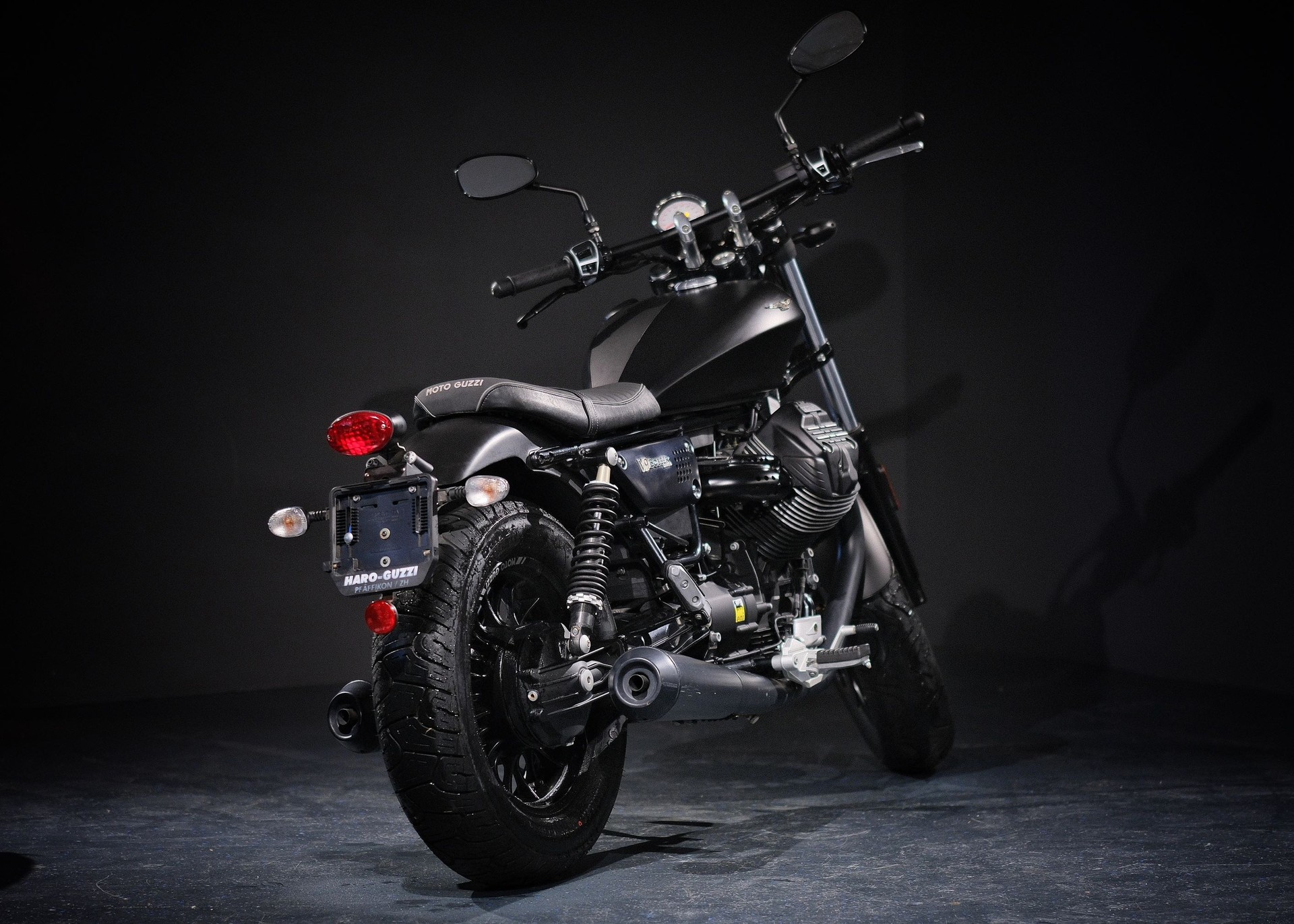 MOTO GUZZI V9 Bobber 850 ABS-showroom-element-2