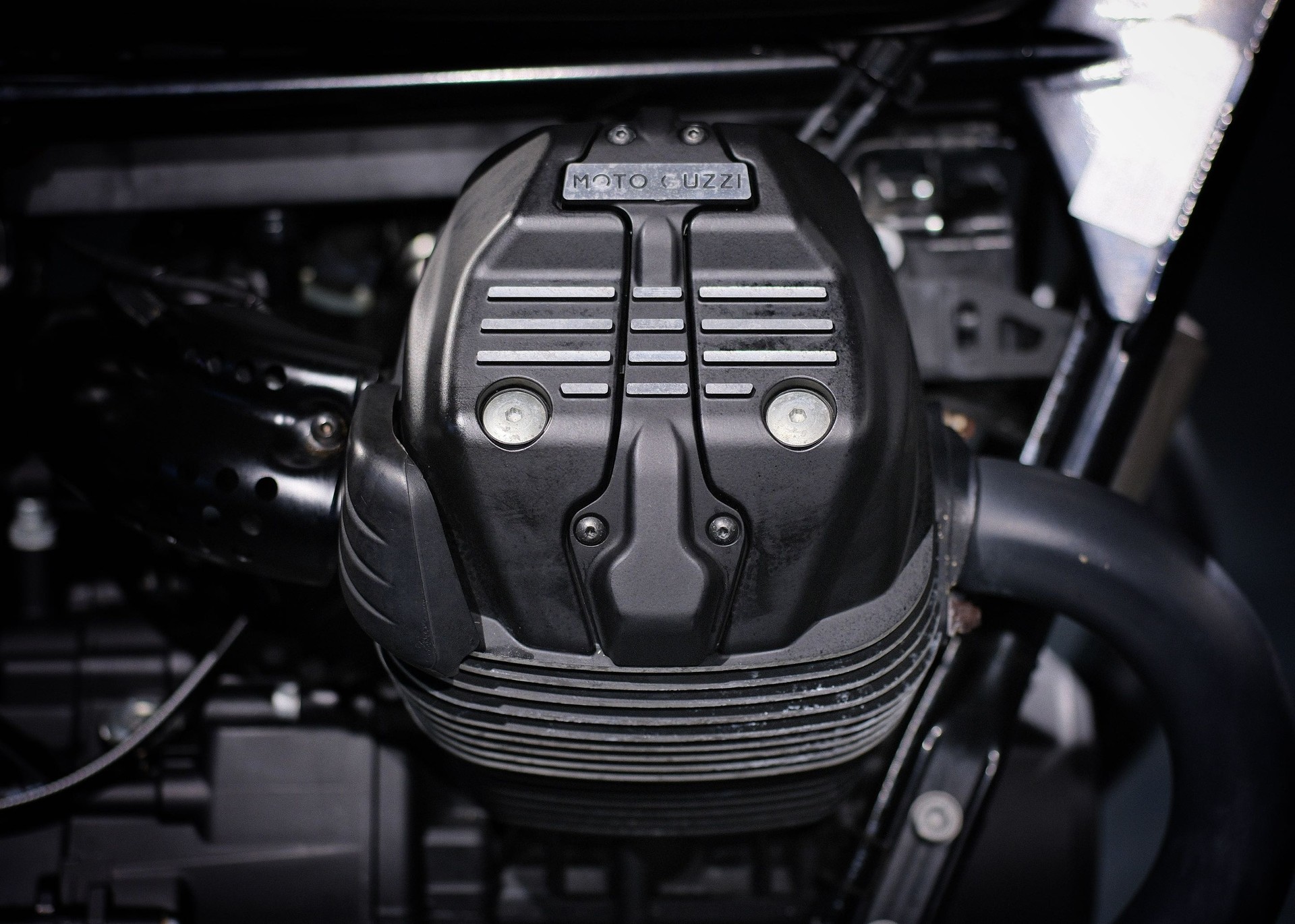 MOTO GUZZI V9 Bobber 850 ABS-image-8