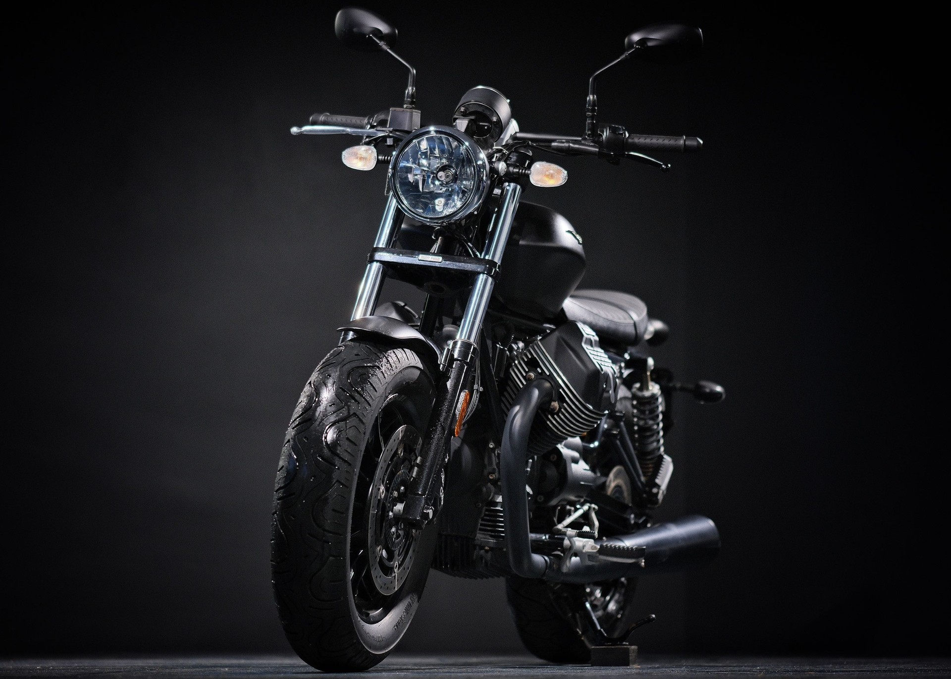 MOTO GUZZI V9 Bobber 850 ABS-image-4
