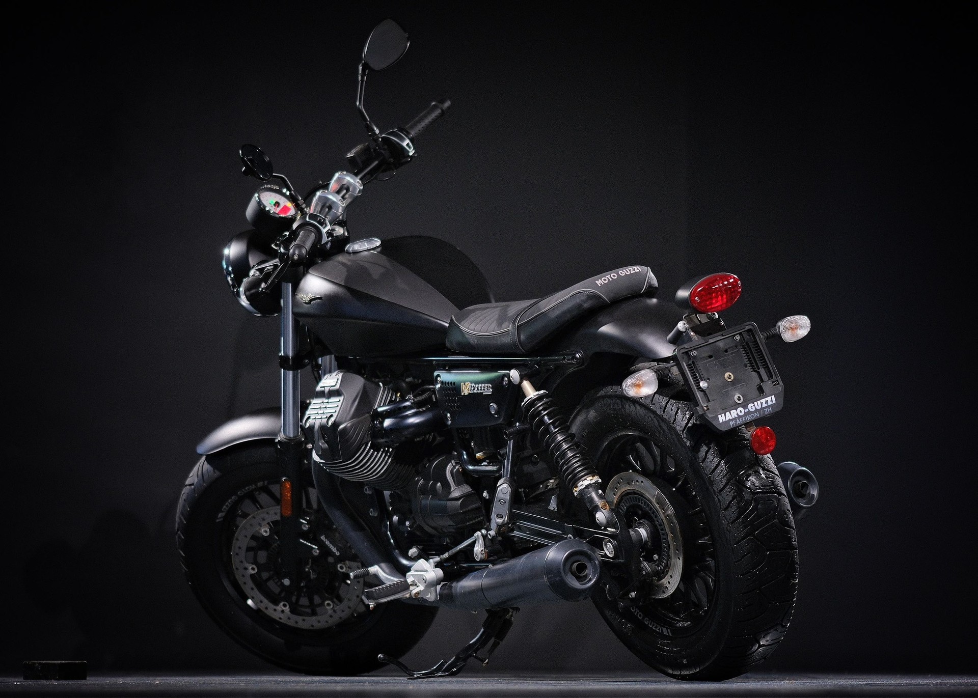 MOTO GUZZI V9 Bobber 850 ABS-showroom-element-3