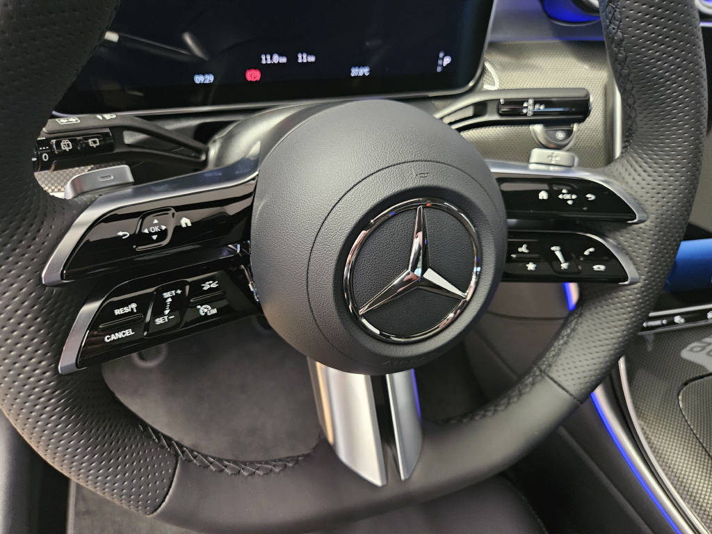 MERCEDES-BENZ C 220 d 4Matic AMG Line Kombi Swiss Star-image-8
