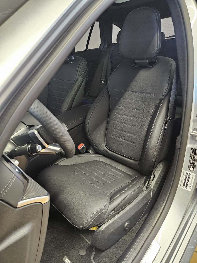 MERCEDES-BENZ C 220 d 4Matic AMG Line Kombi Swiss Star-image-5