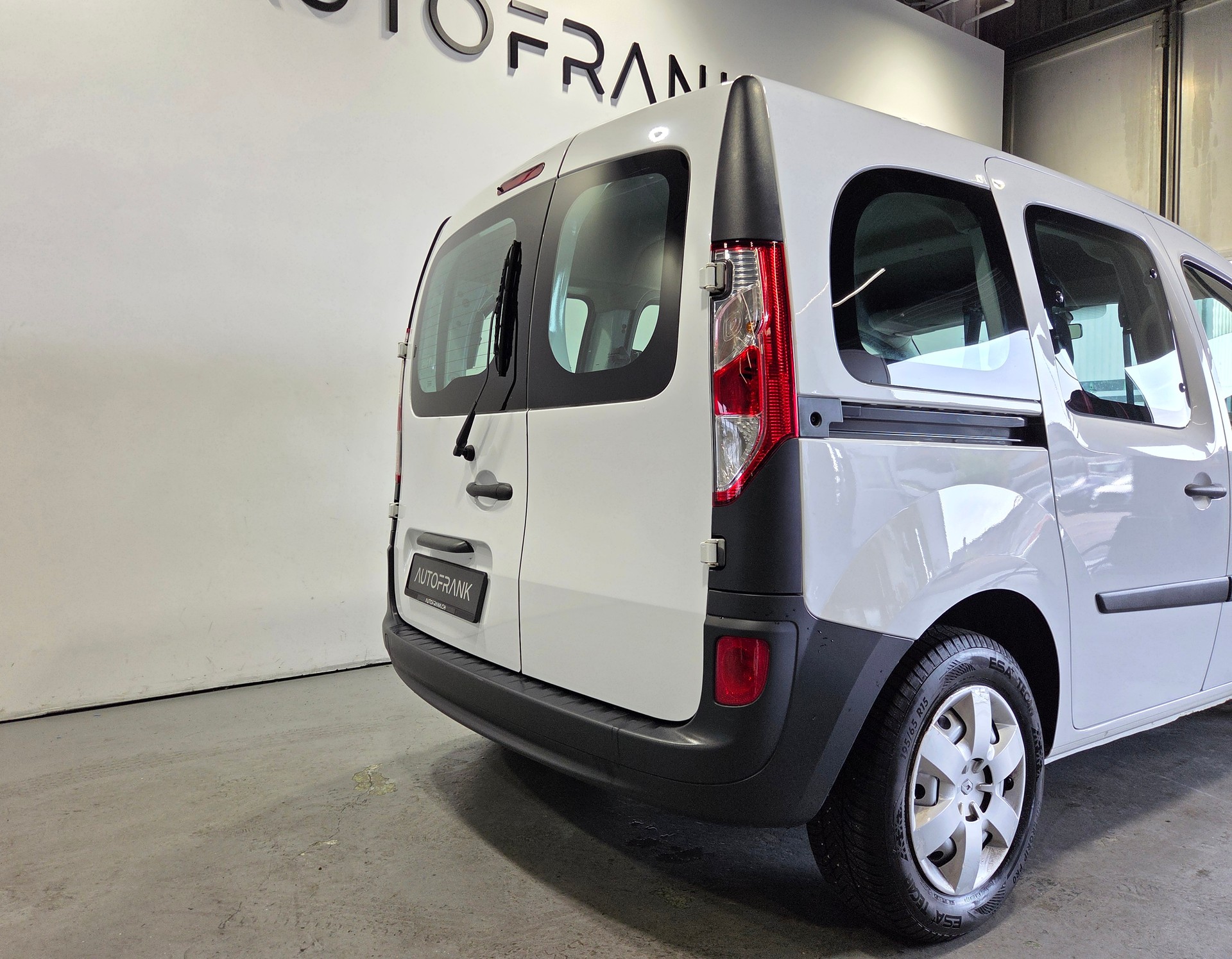 RENAULT Kangoo Kombi 1.5 Blue dCi 80 Life-image-12