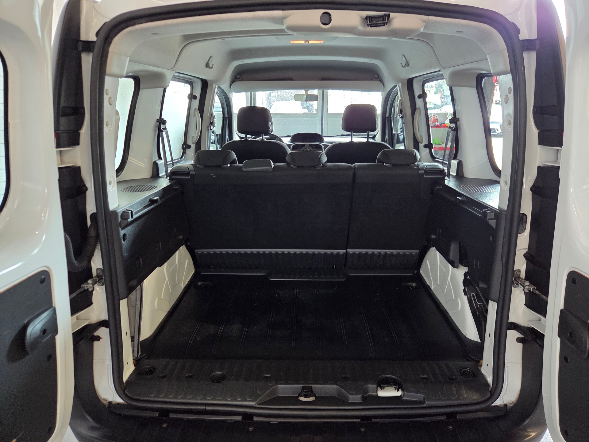 RENAULT Kangoo Kombi 1.5 Blue dCi 80 Life-image-20