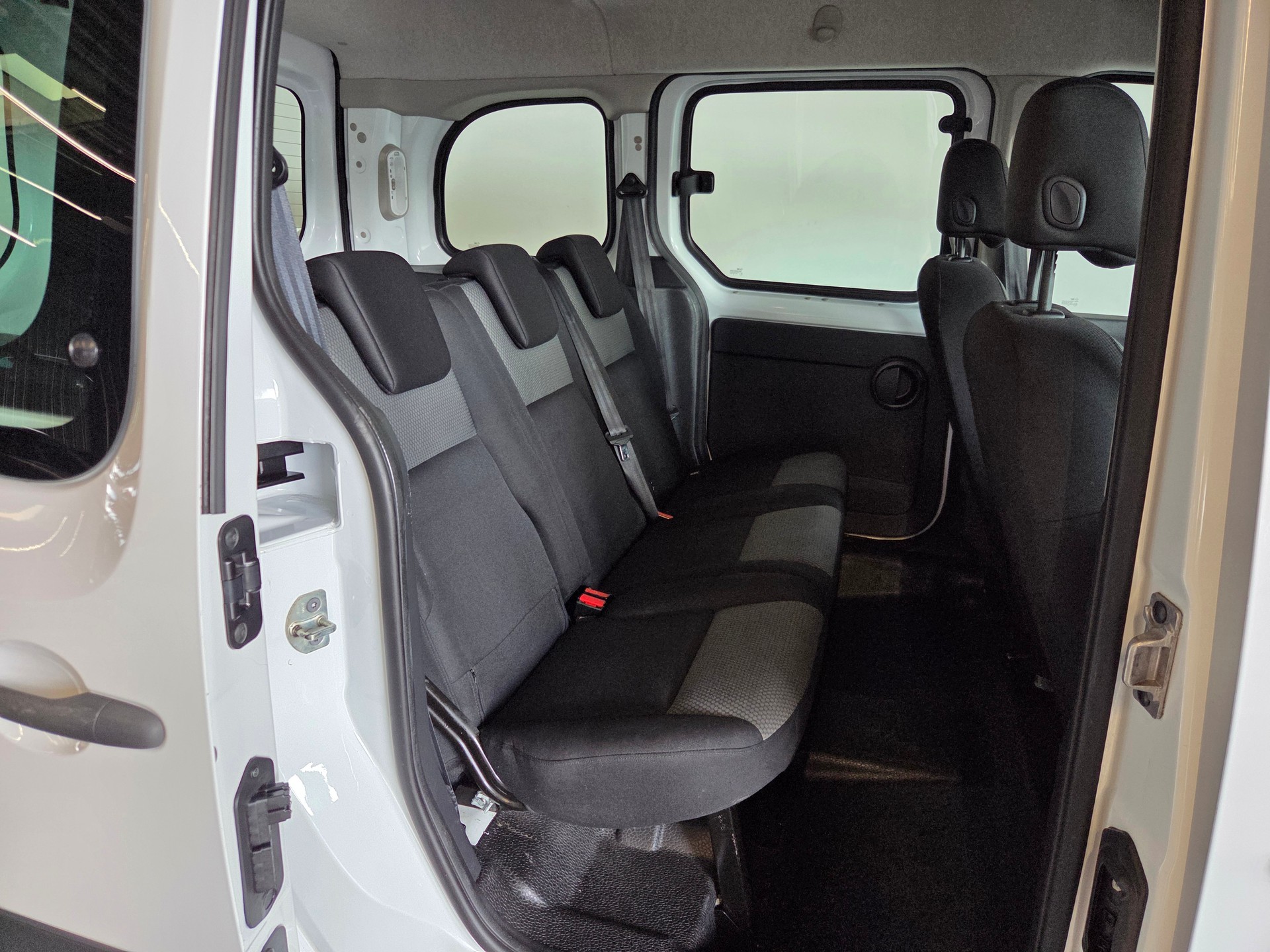 RENAULT Kangoo Kombi 1.5 Blue dCi 80 Life-image-19