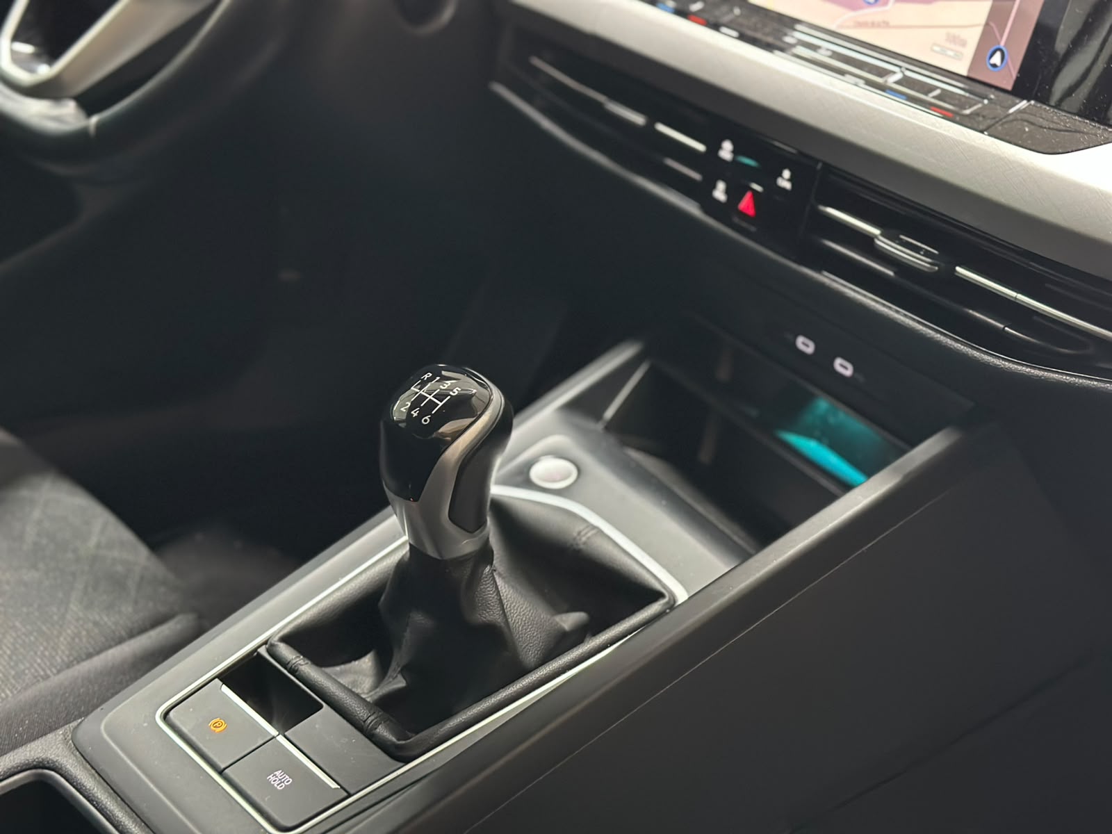 VW Golf 1.5 TSI ACT Life-image-13