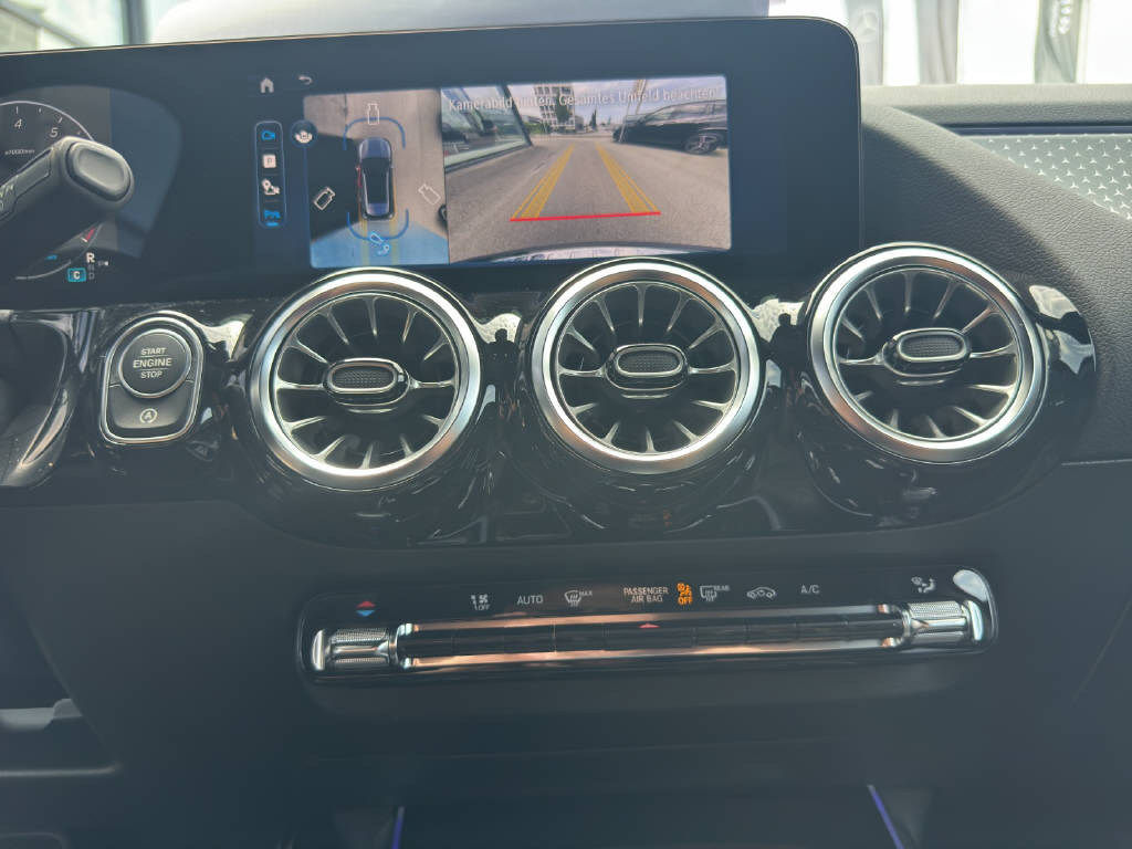 MERCEDES-BENZ GLA 200 Night Star Progressive-image-5