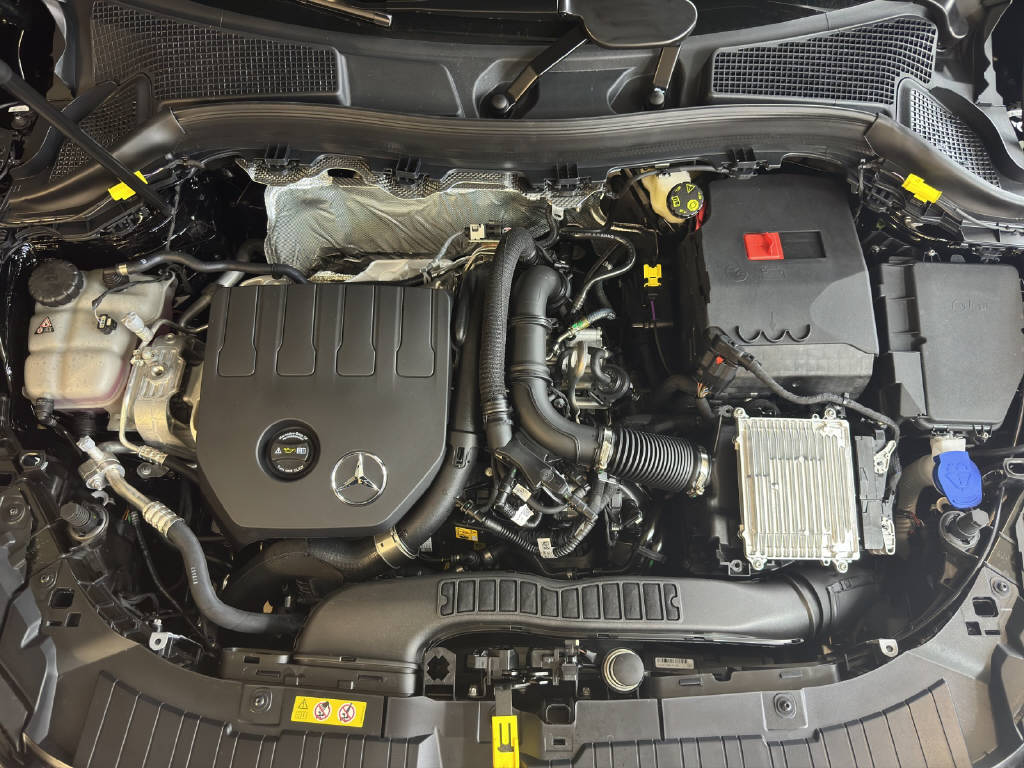 MERCEDES-BENZ GLA 200 Night Star Progressive-image-8