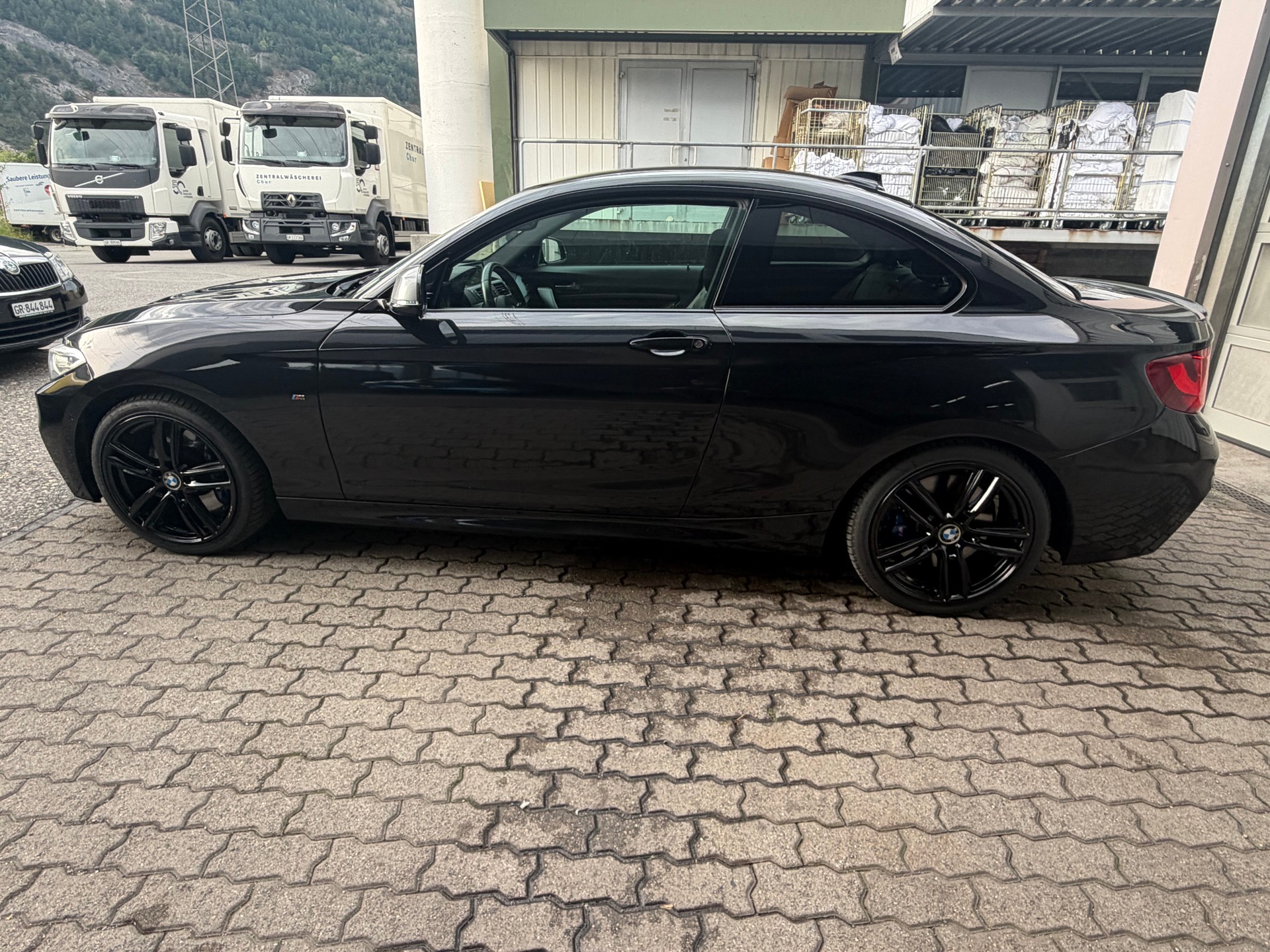 BMW M235i xDrive Steptronic-image-11