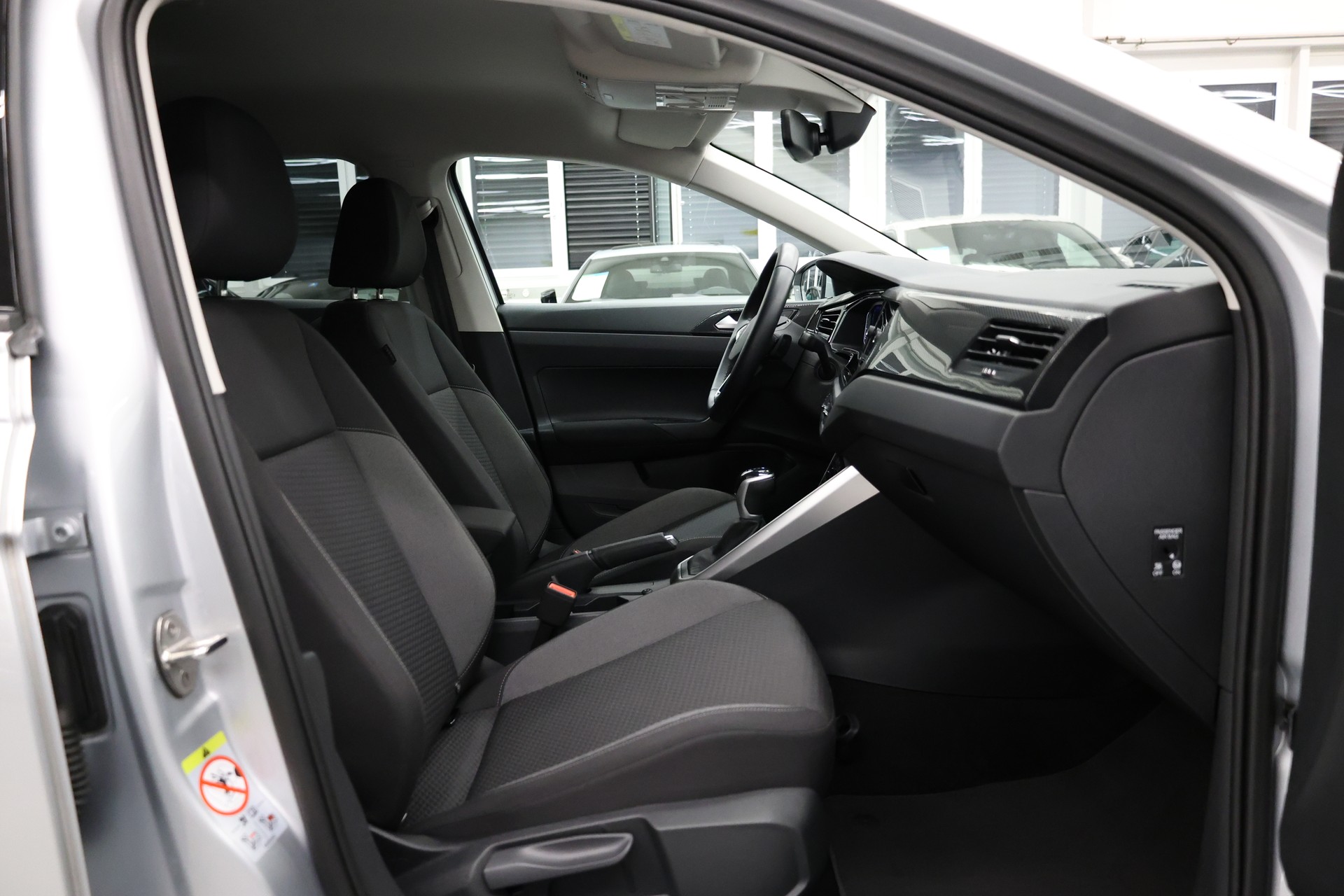 VW Polo 1.0 TSI Life DSG-image-12
