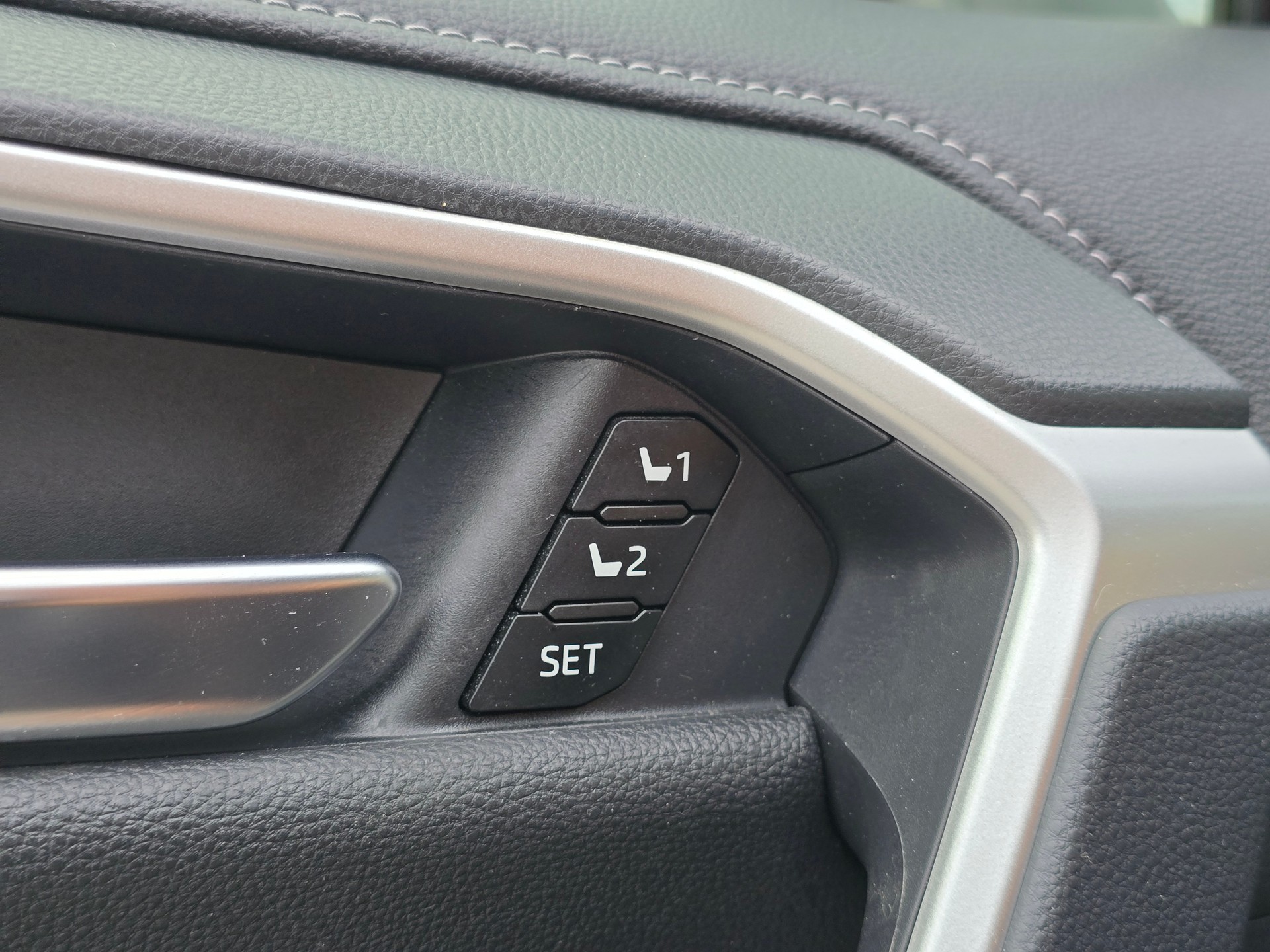 TOYOTA RAV-4 2.5 HSD Premium e-CVT 4WD-image-22