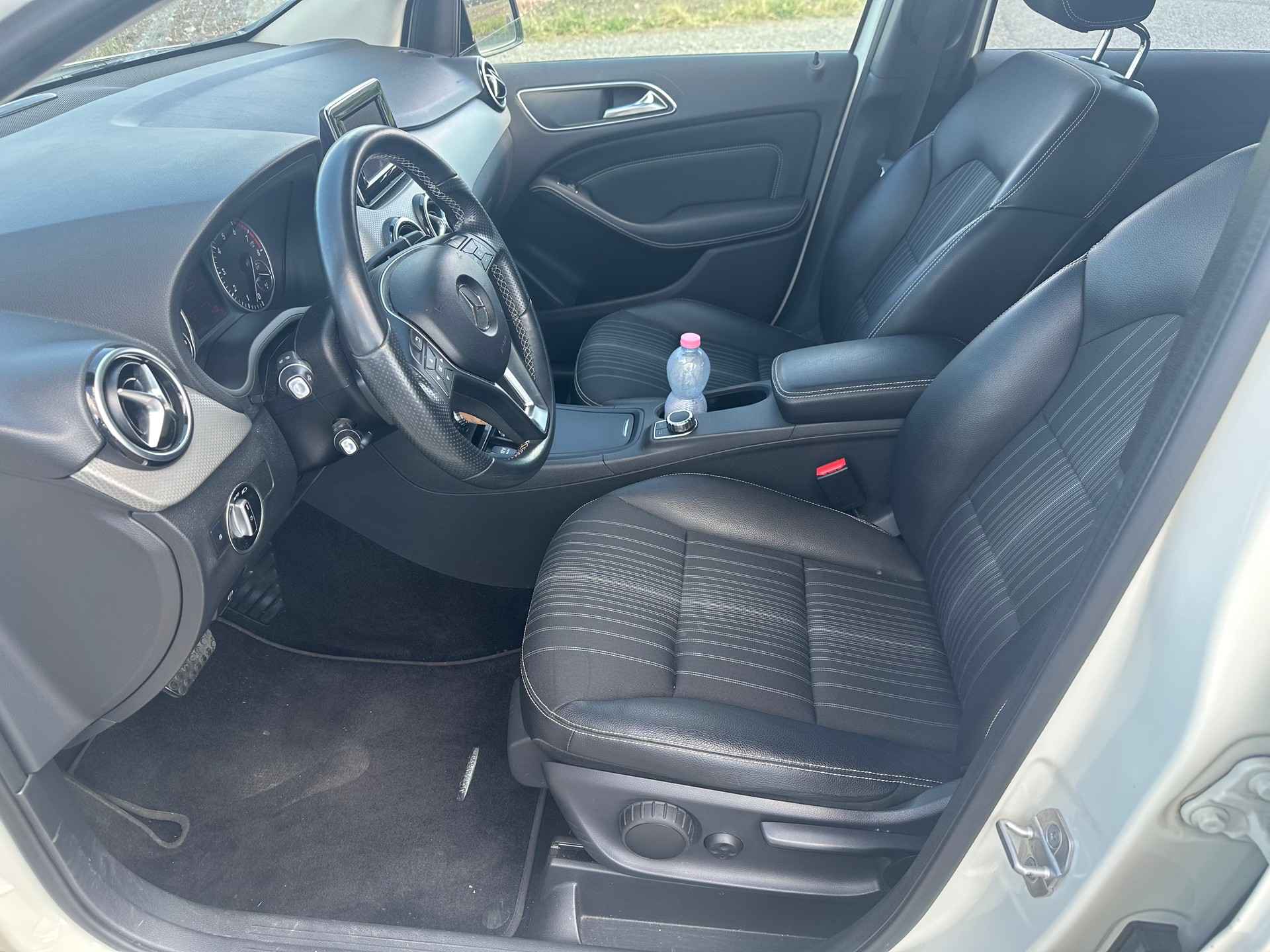 MERCEDES-BENZ B 180 7G-DCT-image-9