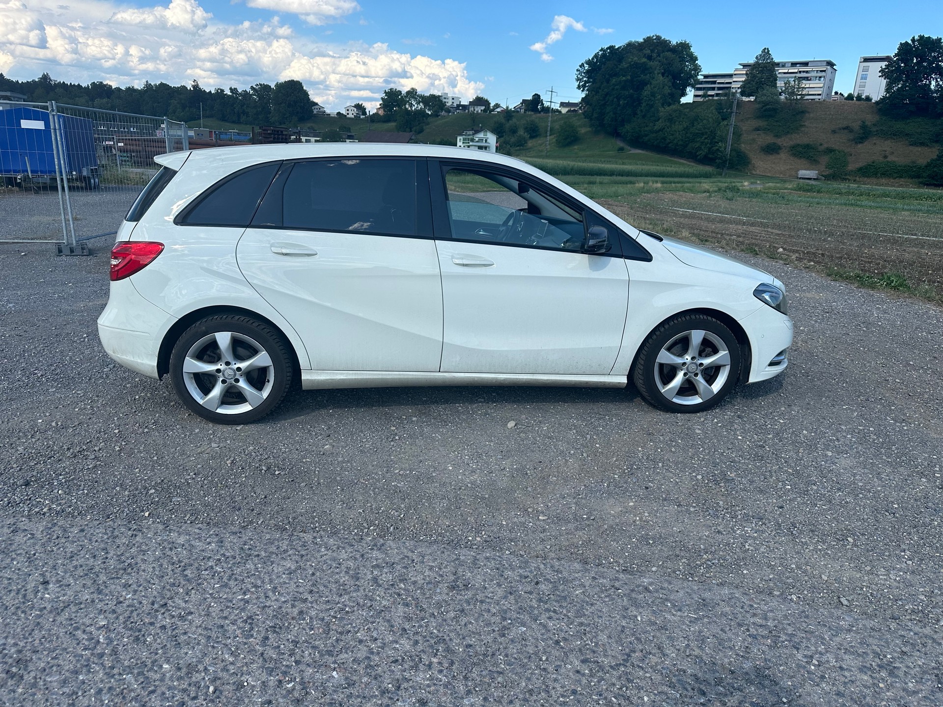 MERCEDES-BENZ B 180 7G-DCT-image-4