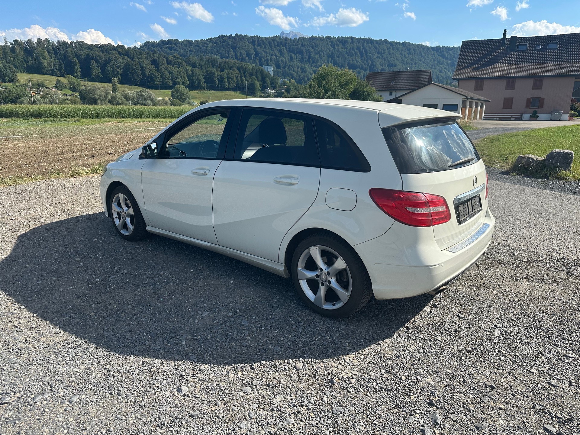 MERCEDES-BENZ B 180 7G-DCT-image-7